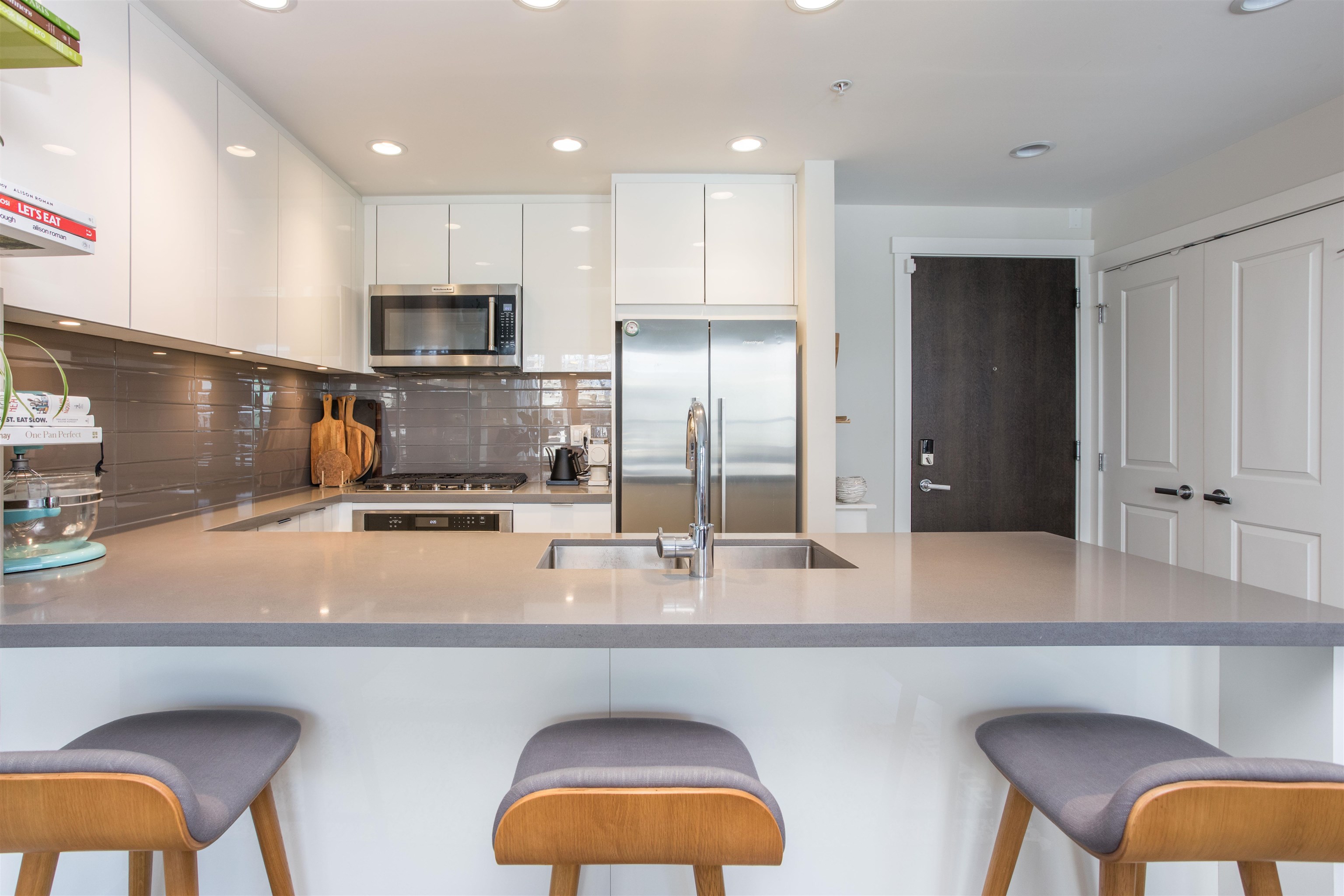 Listing image of 108-277 W 1ST STREET