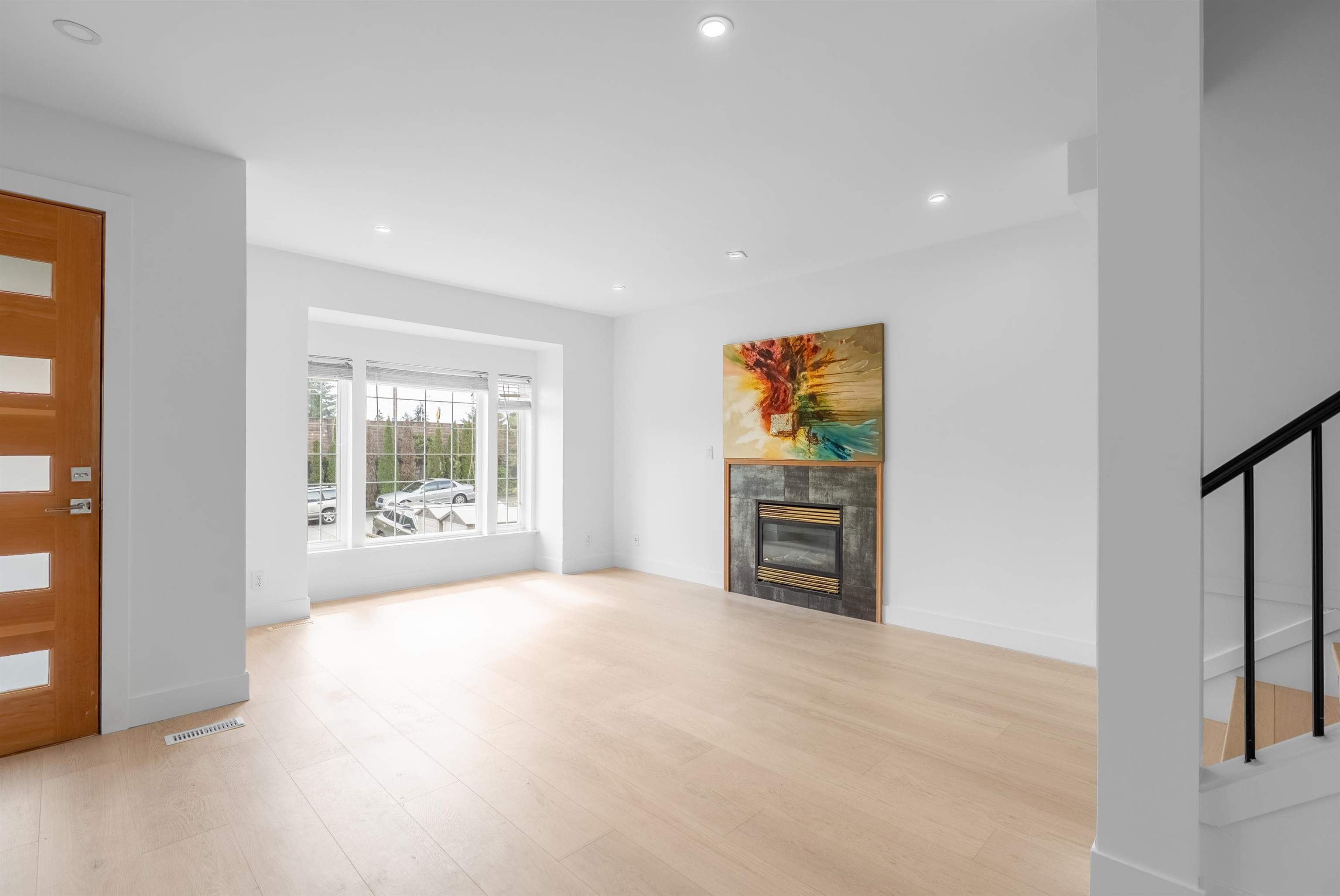 Listing image of 552 W 25TH STREET