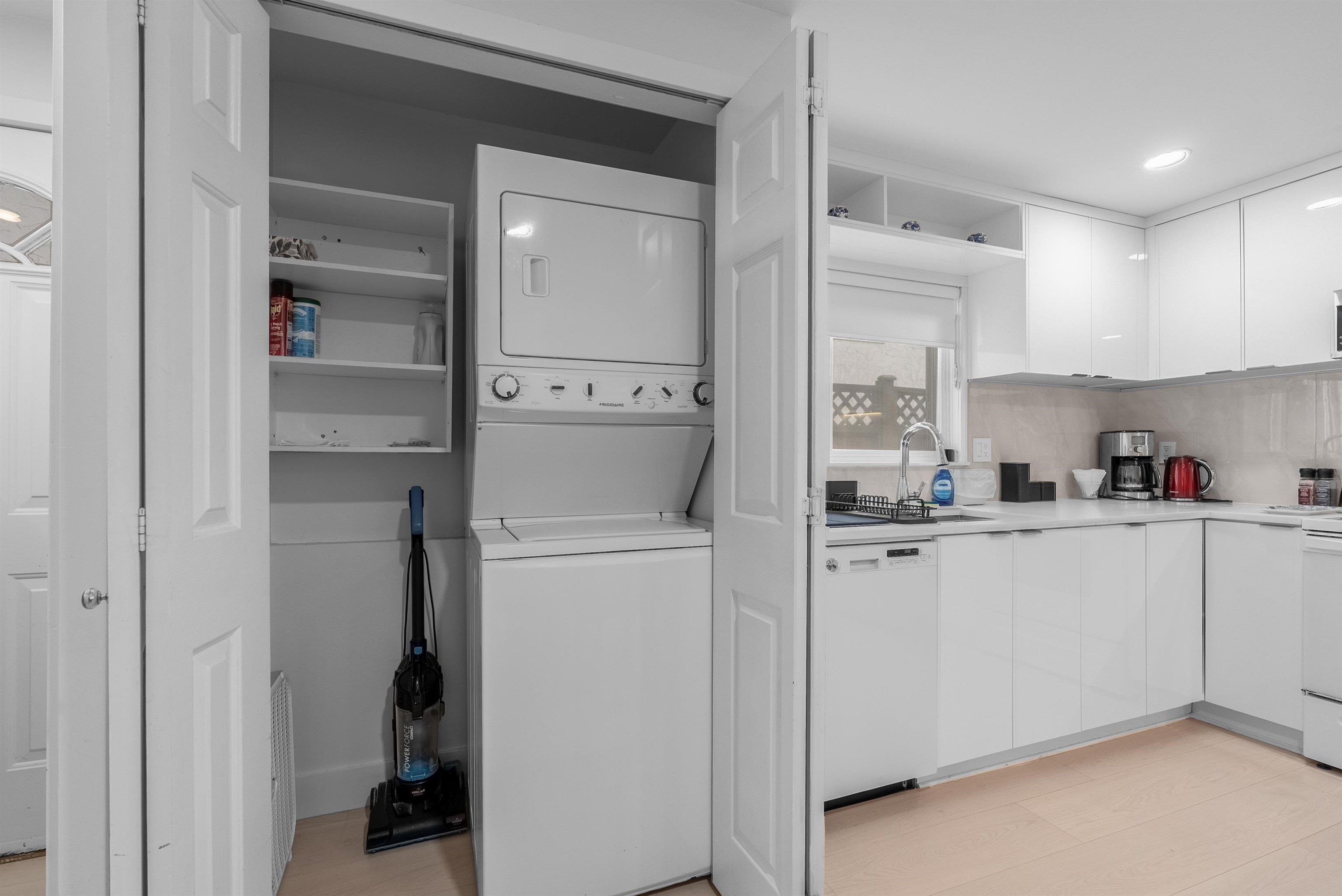 Listing image of 552 W 25TH STREET
