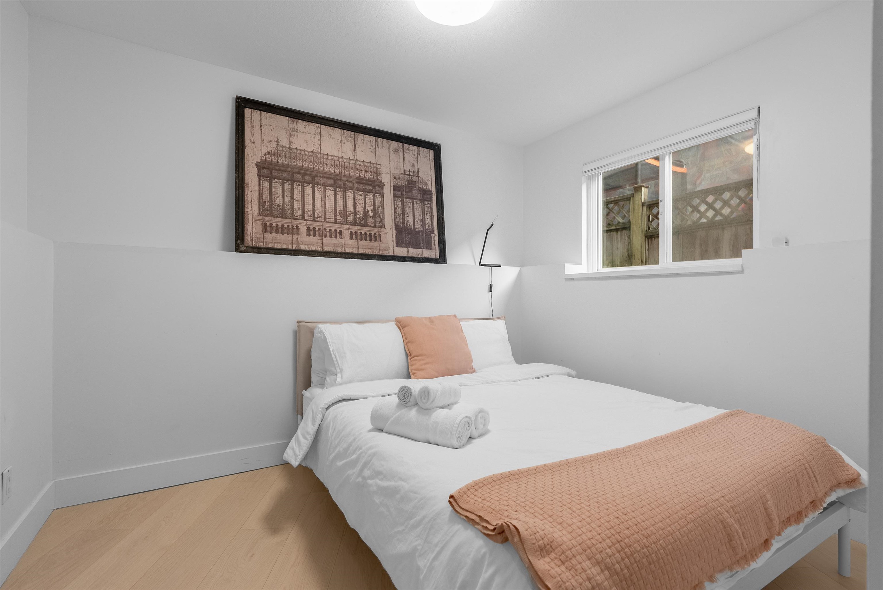 Listing image of 552 W 25TH STREET