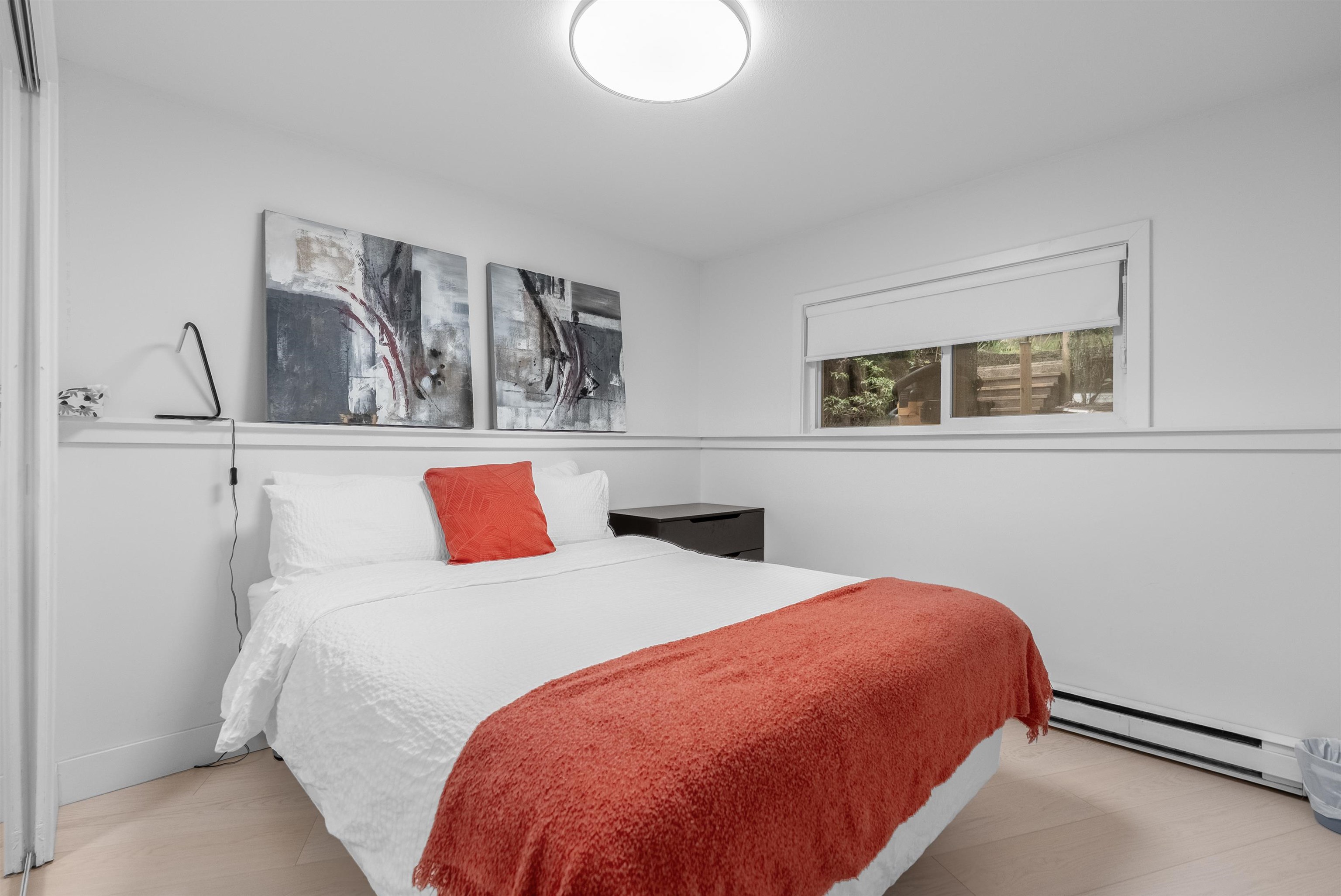 Listing image of 552 W 25TH STREET