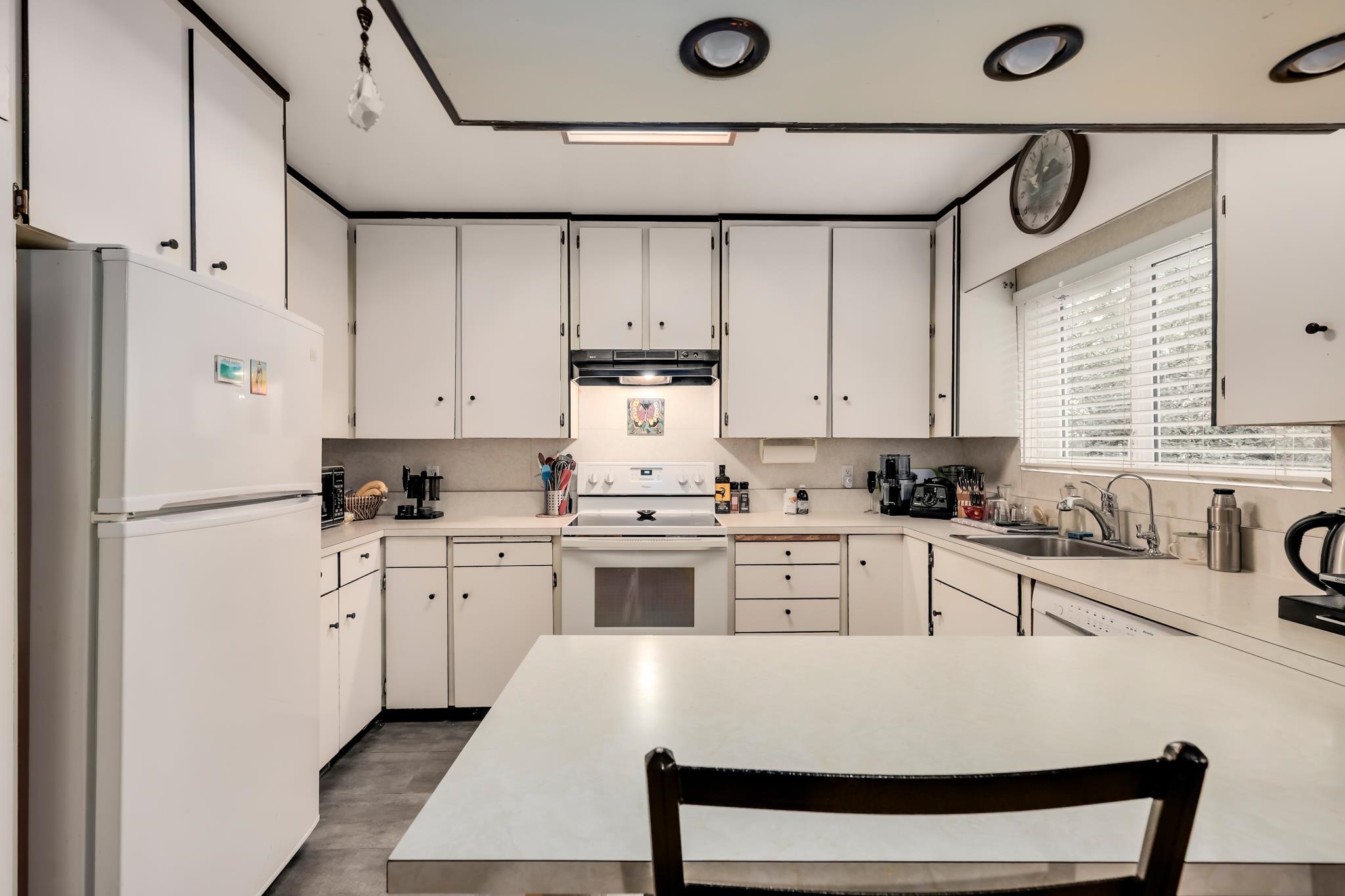 Listing image of 2049 MAHON AVENUE