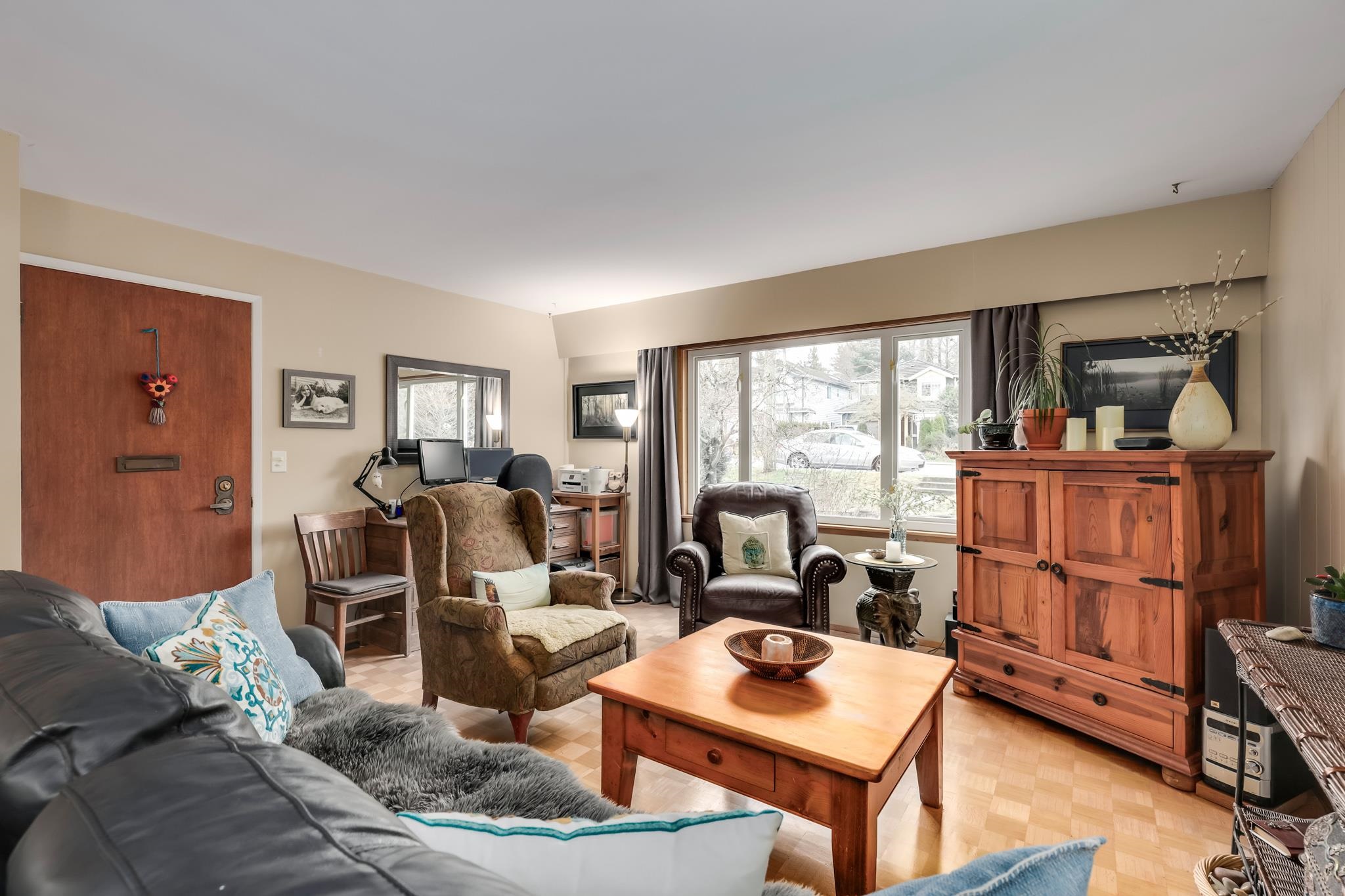 Listing image of 2049 MAHON AVENUE