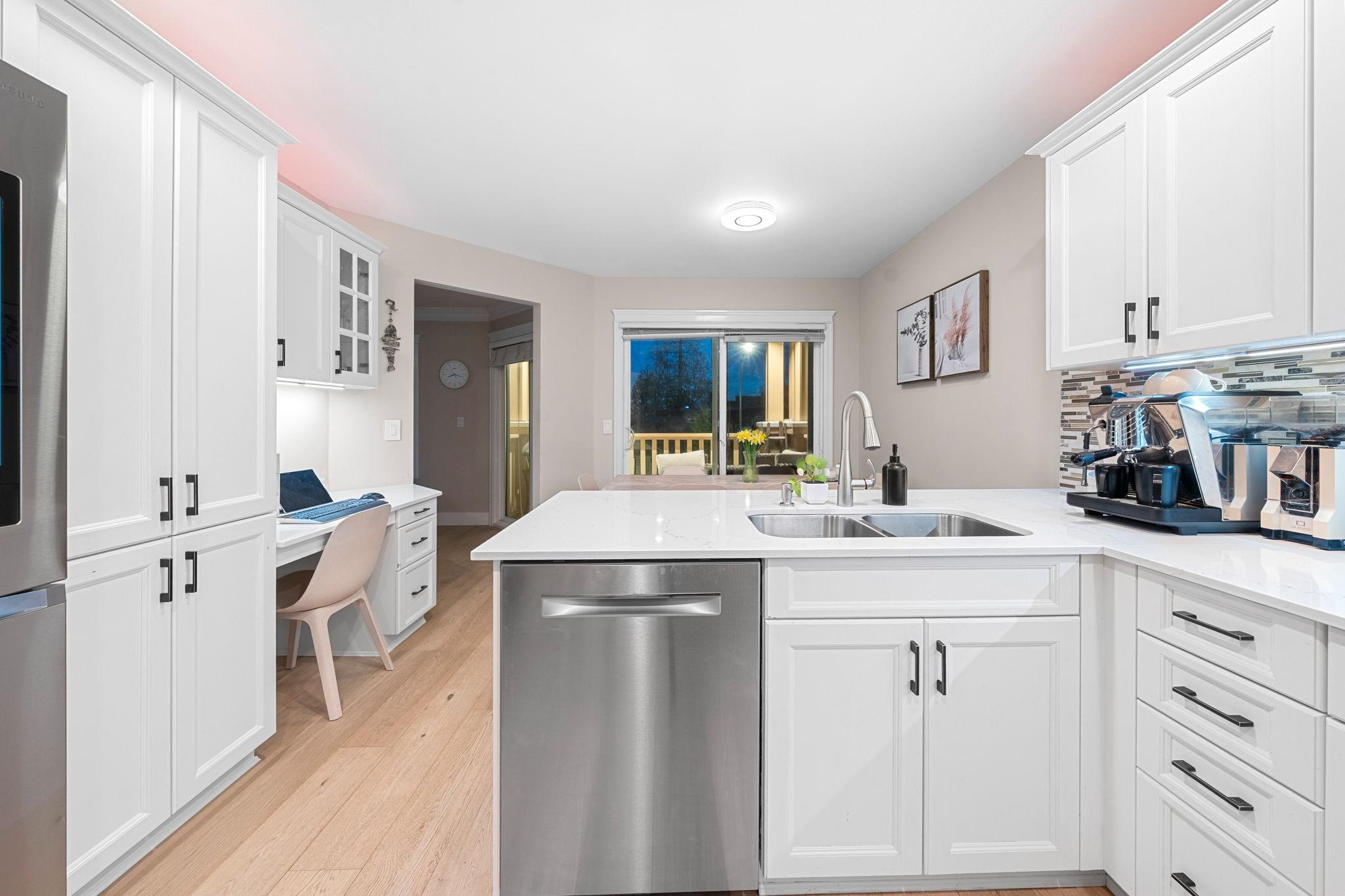 Listing image of 206 288 E 6TH STREET