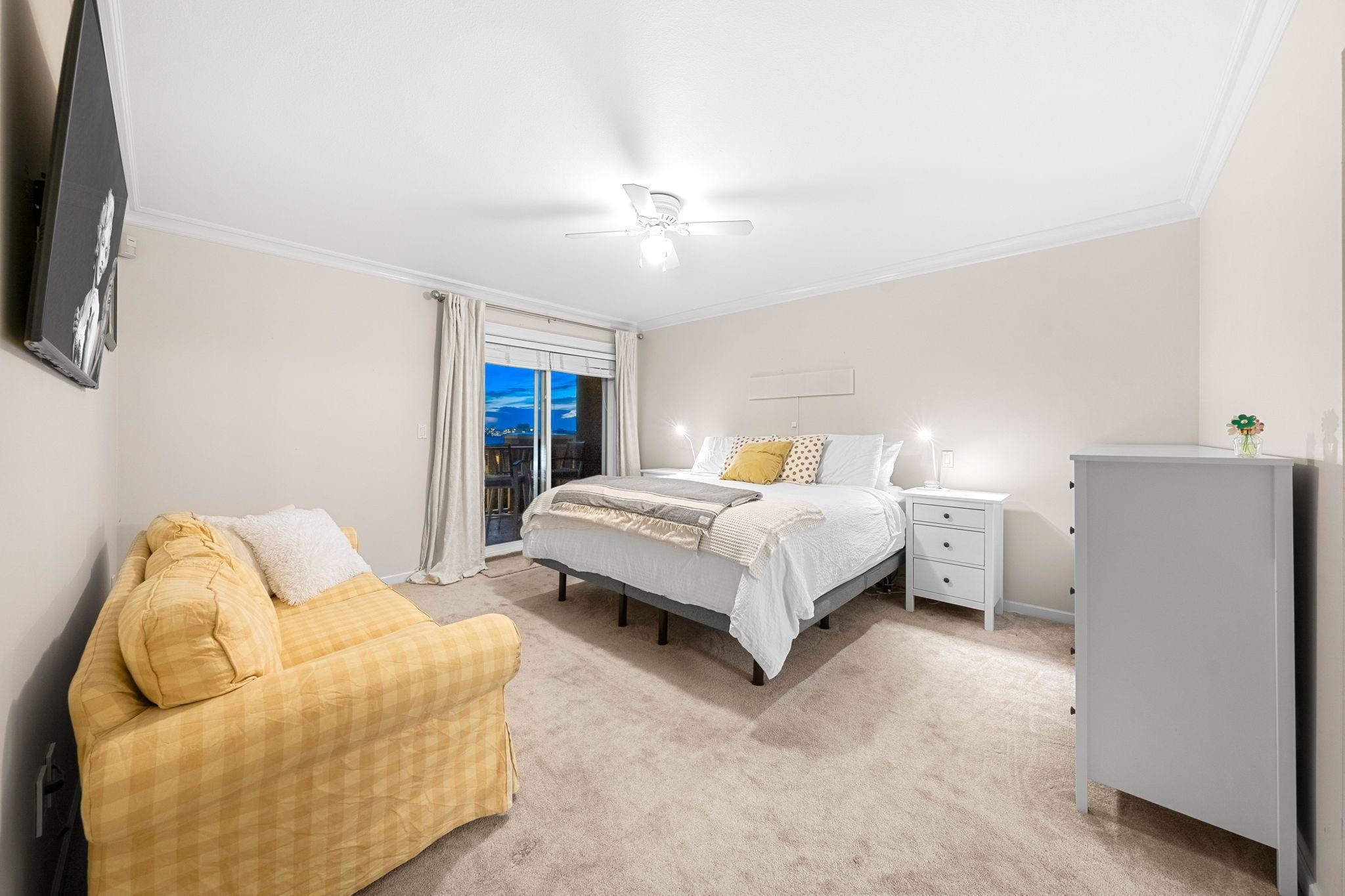 Listing image of 206 288 E 6TH STREET