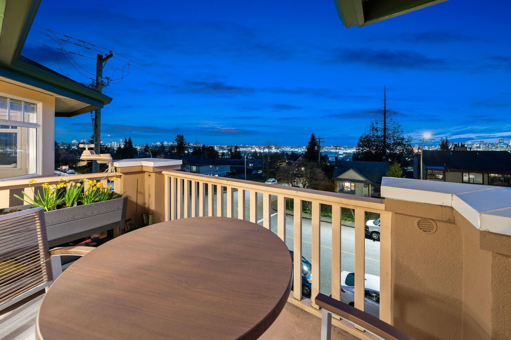 Listing image of 206 288 E 6TH STREET