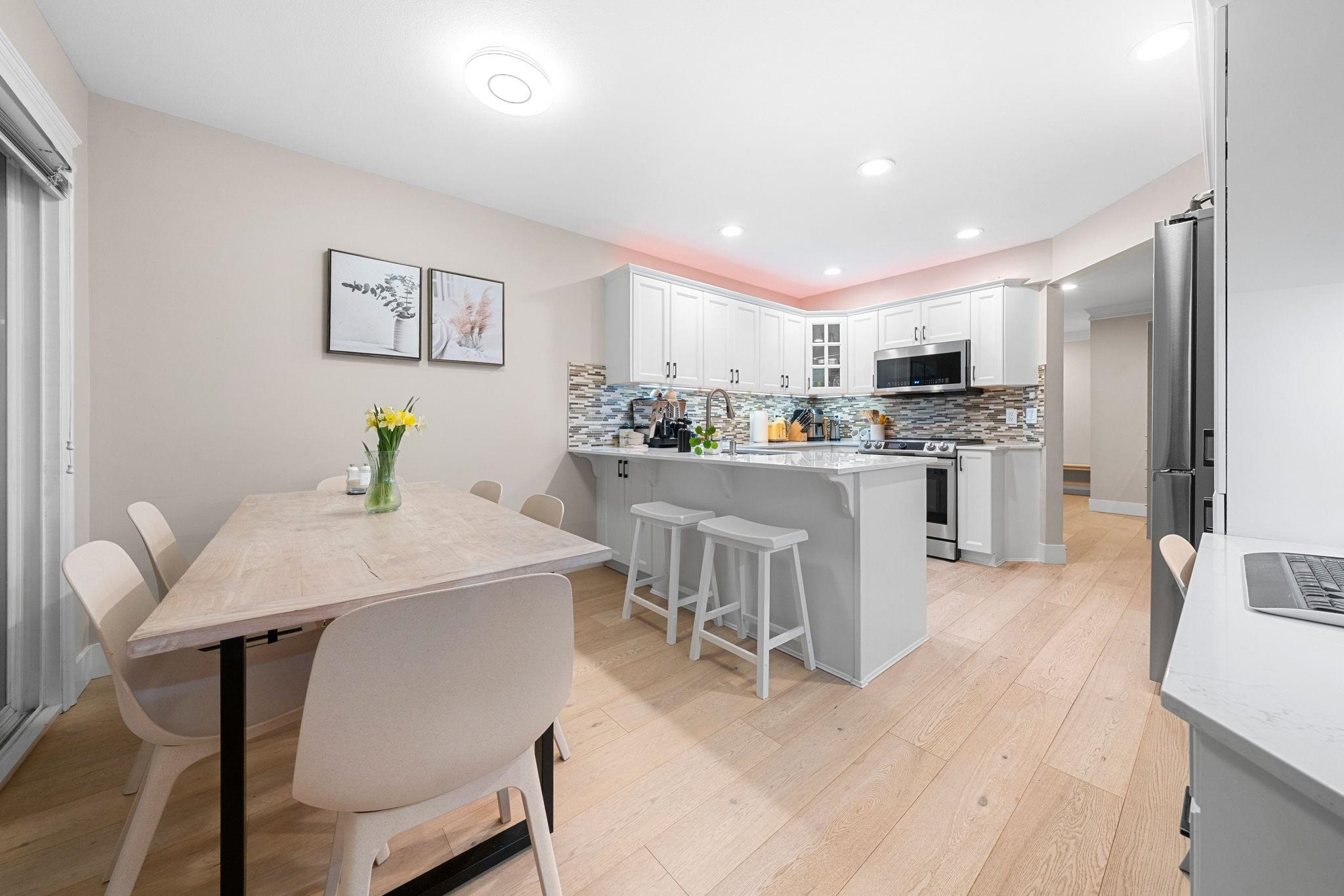 Listing image of 206 288 E 6TH STREET
