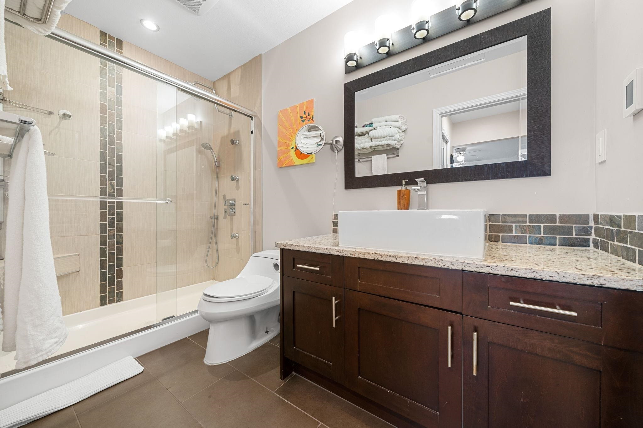 Listing image of 206 288 E 6TH STREET
