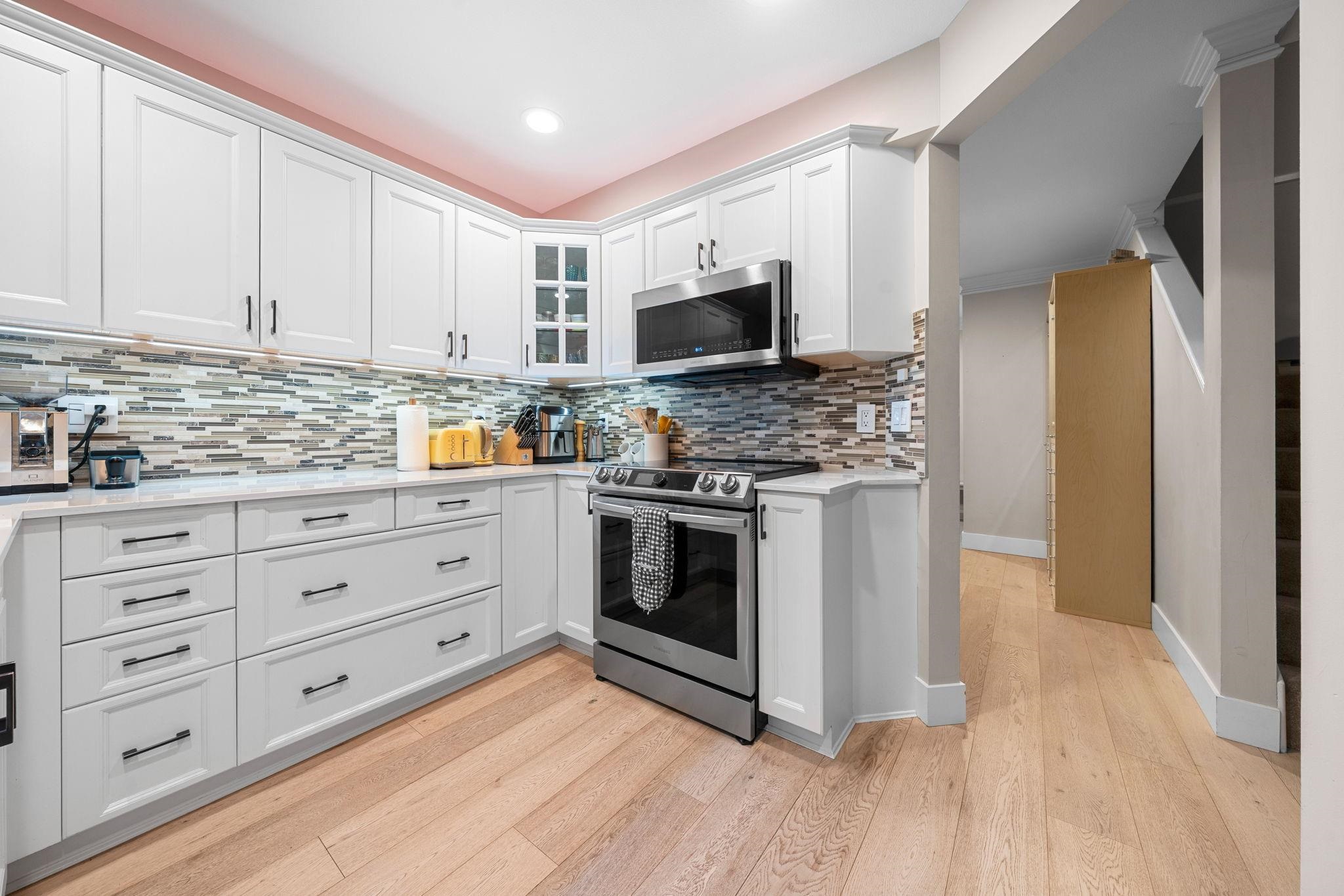 Listing image of 206 288 E 6TH STREET