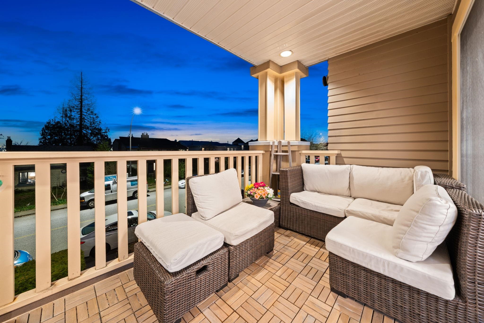 Listing image of 206 288 E 6TH STREET