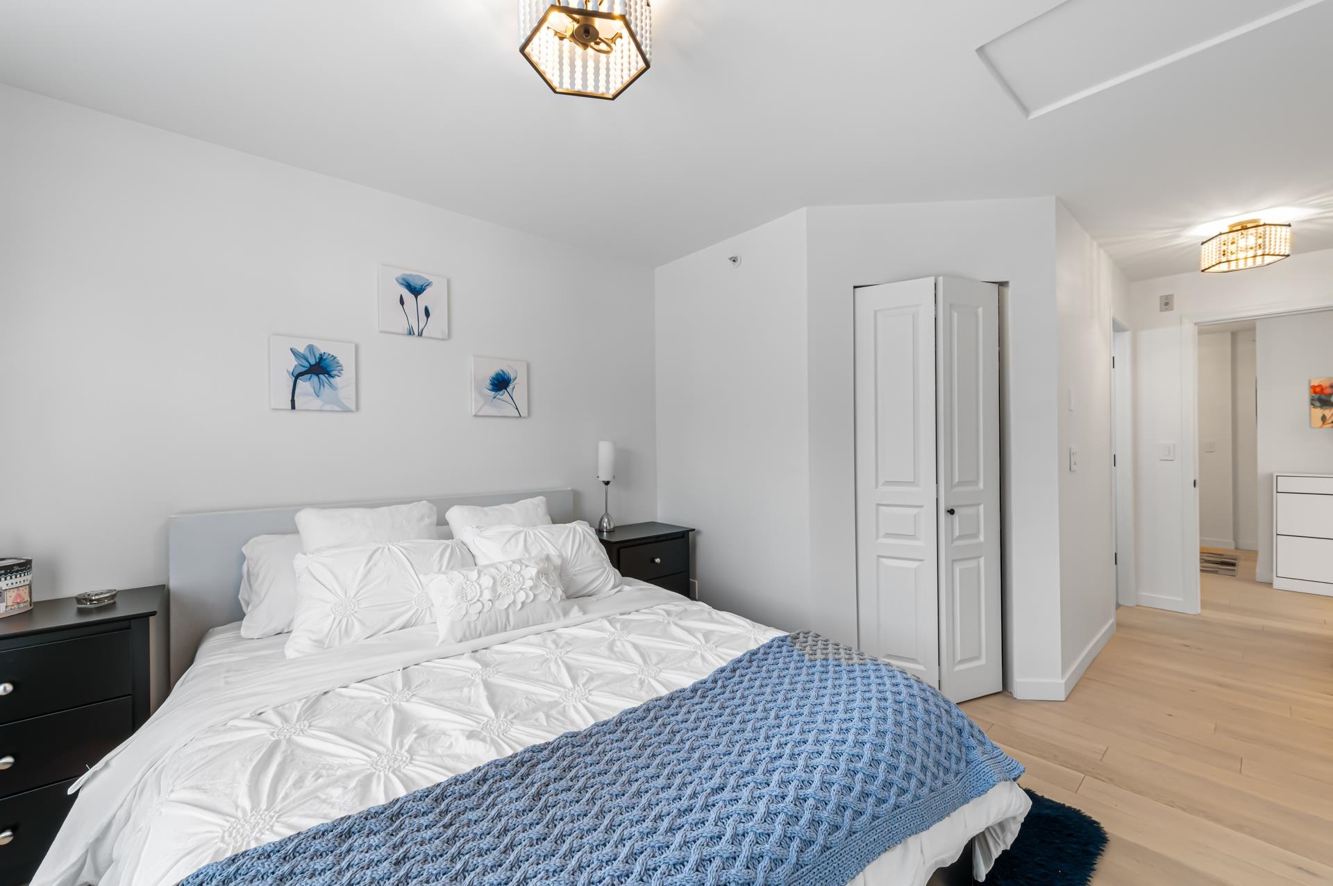 Listing image of 411 365 E 1ST STREET