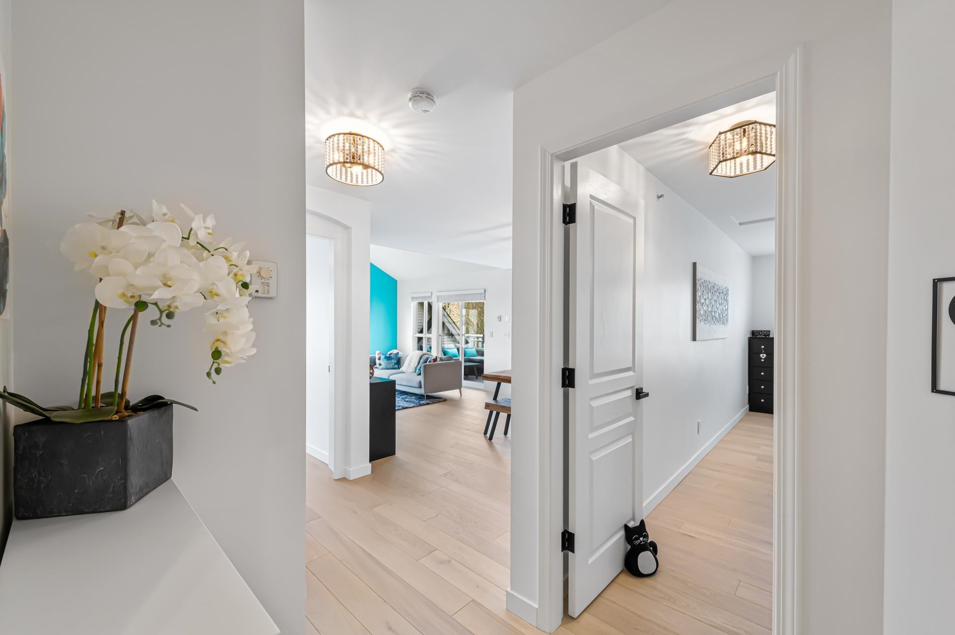 Listing image of 411 365 E 1ST STREET