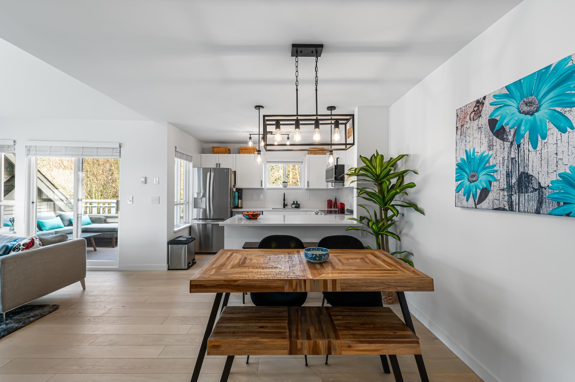 Listing image of 411 365 E 1ST STREET