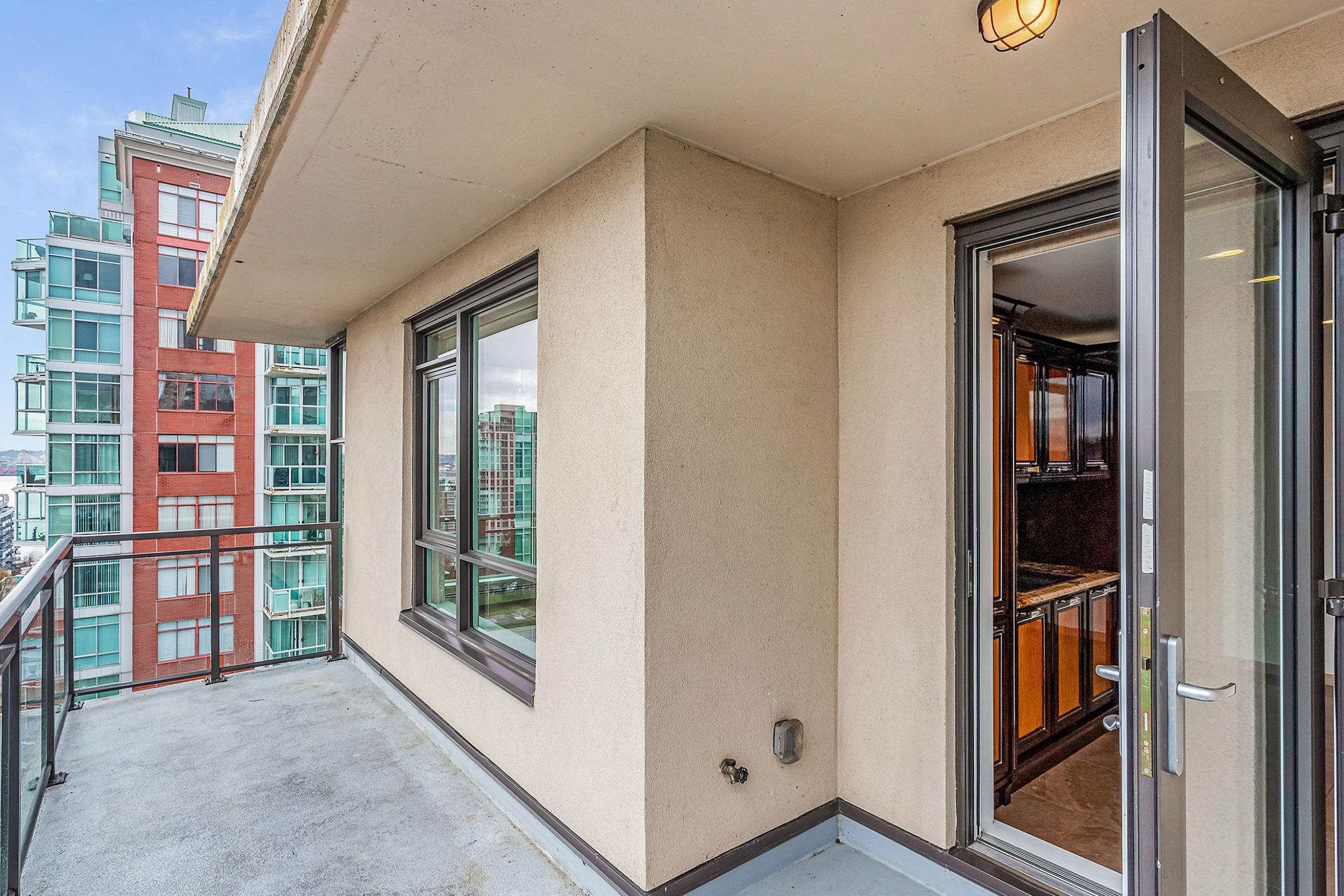 Listing image of 703 131 E 3RD STREET