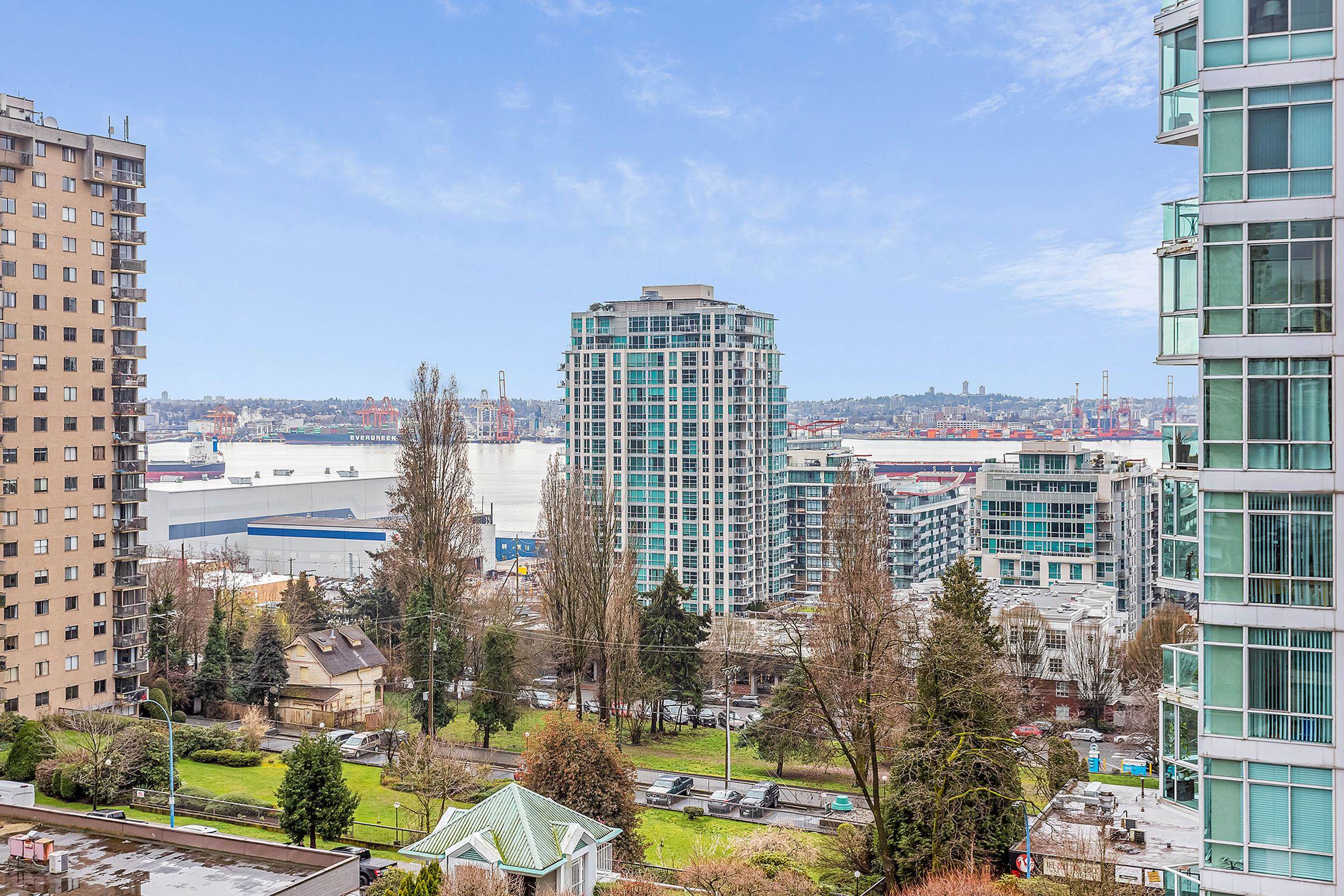 Listing image of 703 131 E 3RD STREET