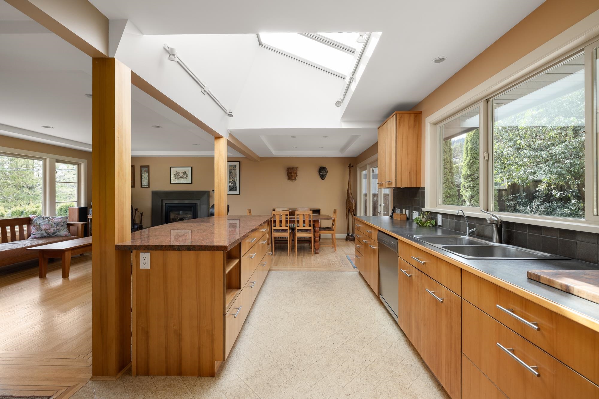 Listing image of 85 GLENGARRY CRESCENT