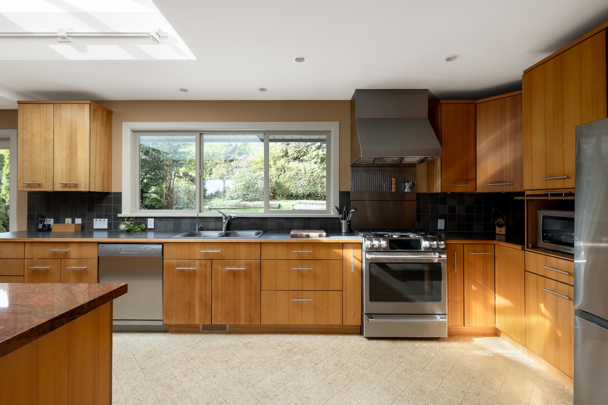 Listing image of 85 GLENGARRY CRESCENT