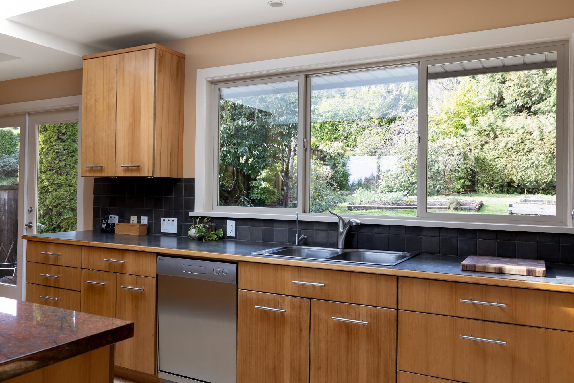Listing image of 85 GLENGARRY CRESCENT