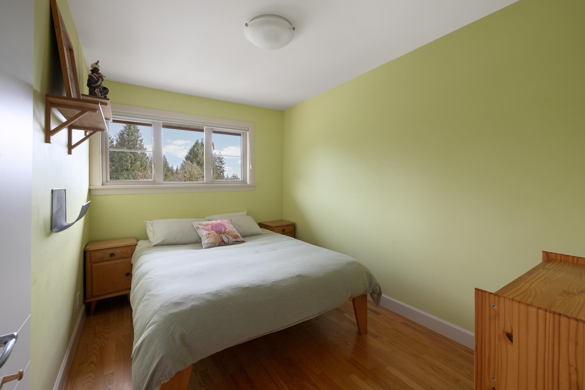 Listing image of 85 GLENGARRY CRESCENT