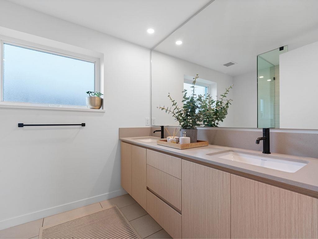 Listing image of 50 528 E 2ND STREET
