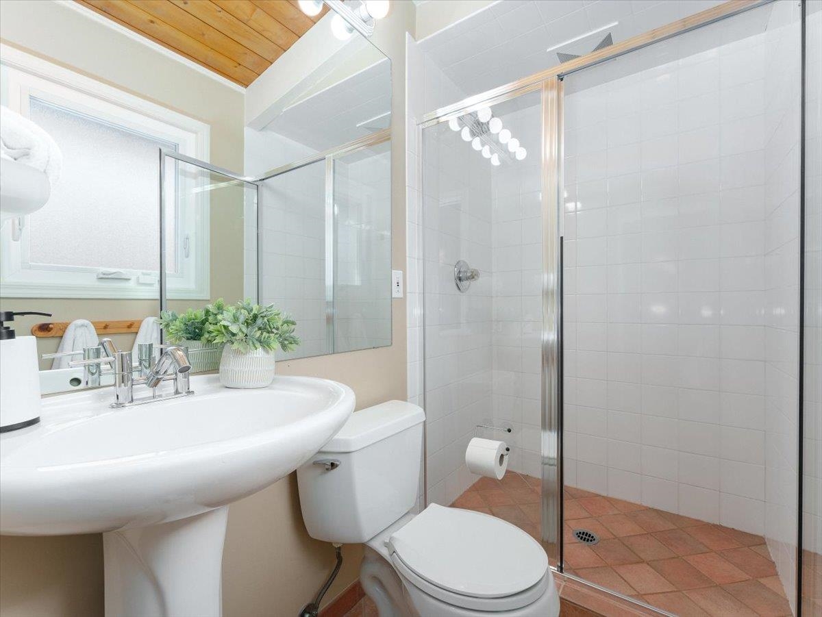 Listing image of 999 CLEMENTS AVENUE