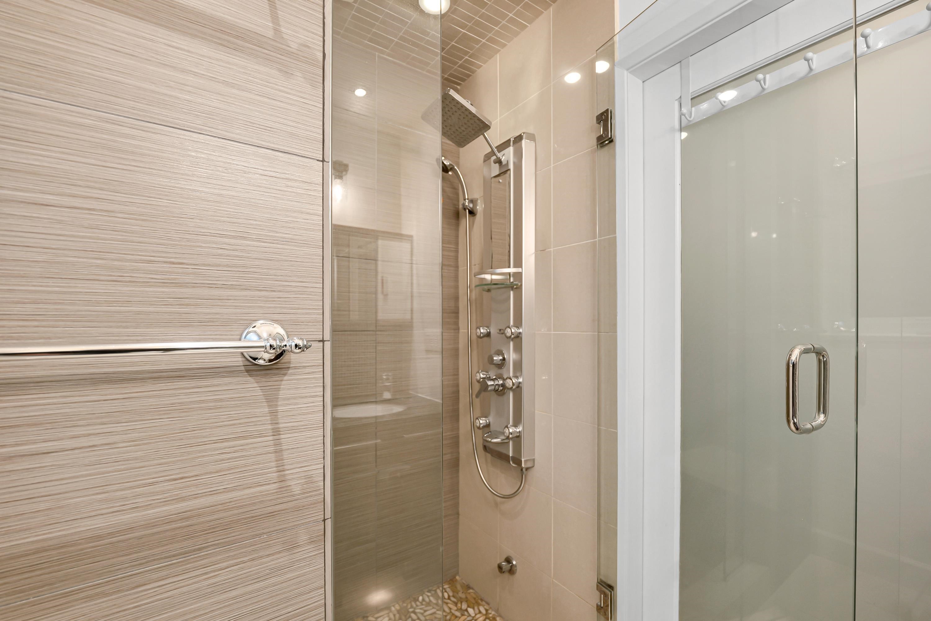 Listing image of 2354 TREETOP LANE