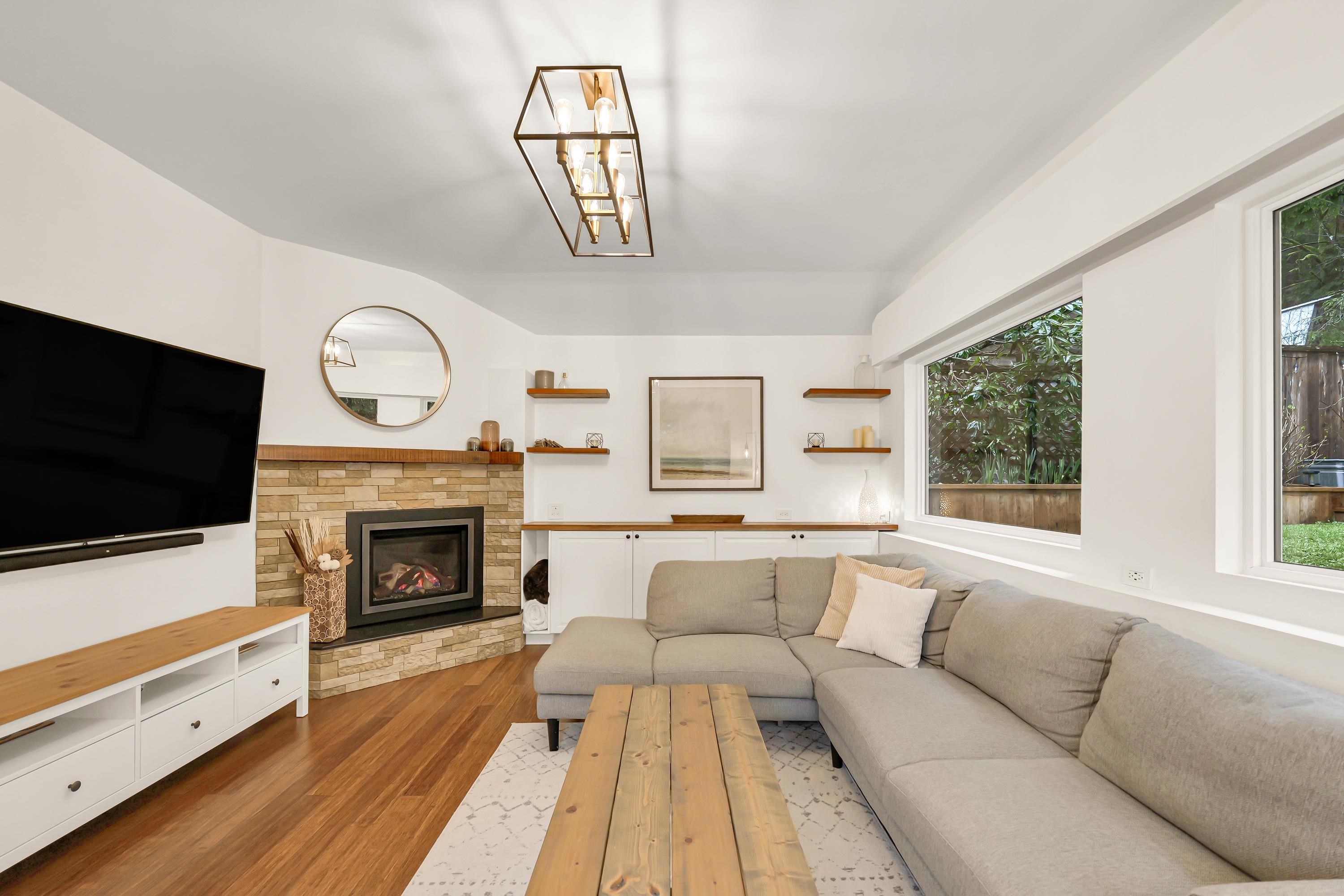 Listing image of 2354 TREETOP LANE