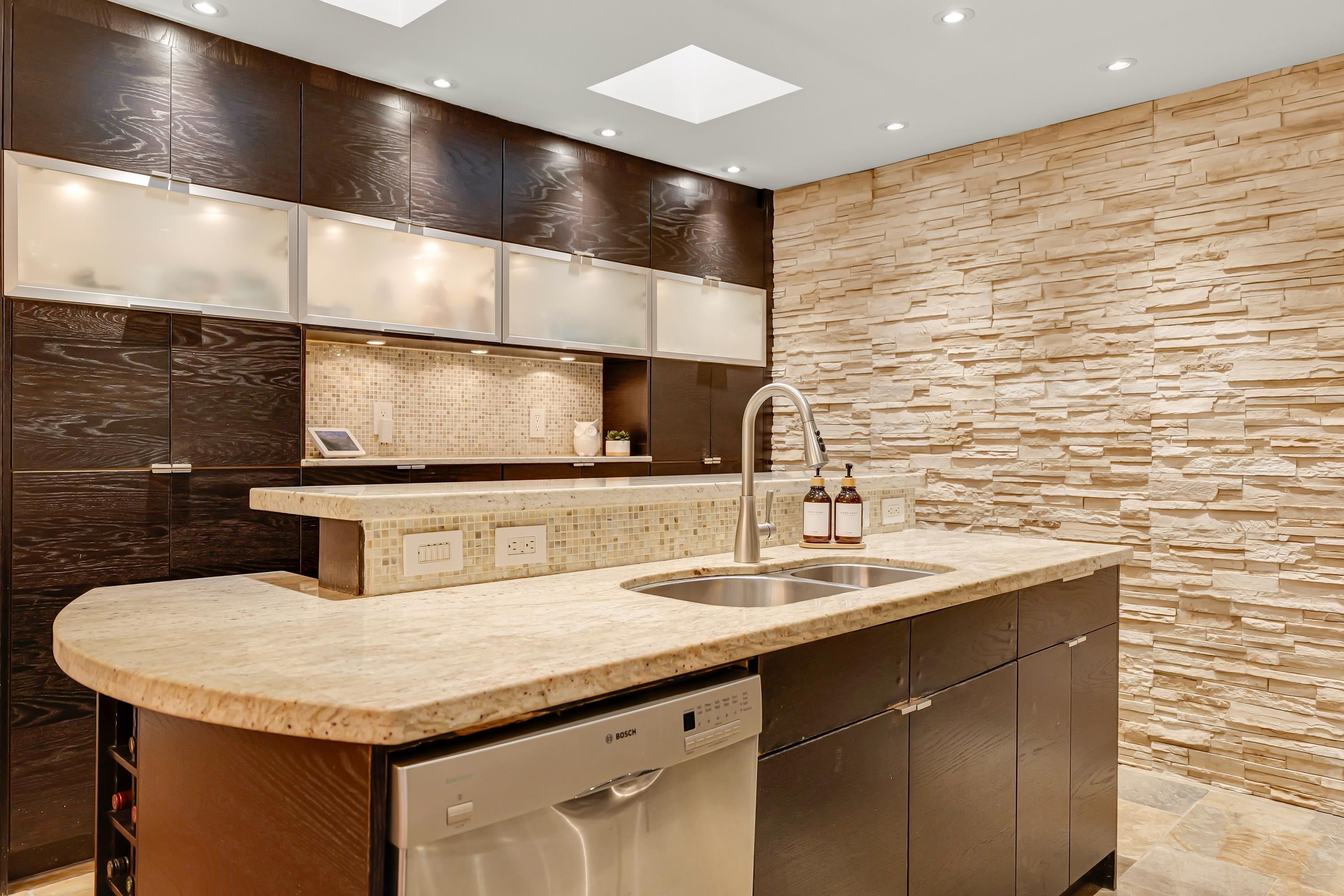 Listing image of 2354 TREETOP LANE