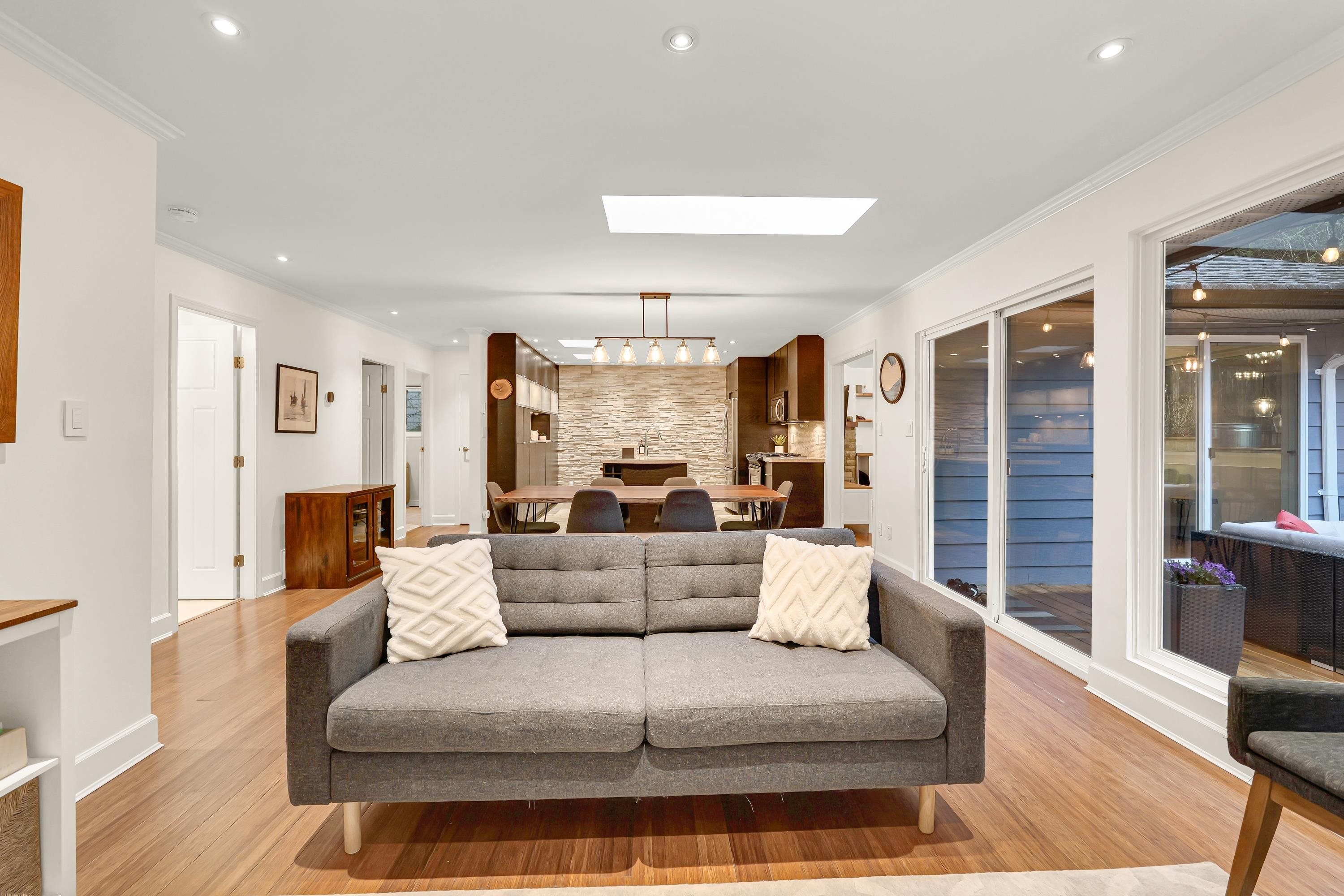 Listing image of 2354 TREETOP LANE