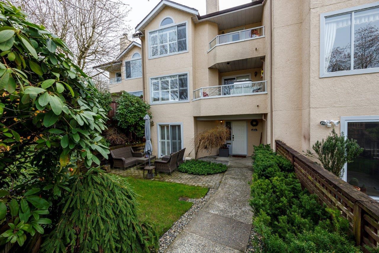 Listing image of 2 261 W 16TH STREET