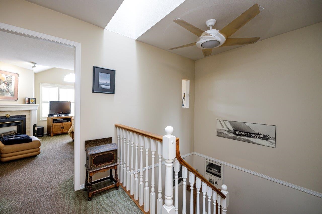 Listing image of 2 261 W 16TH STREET