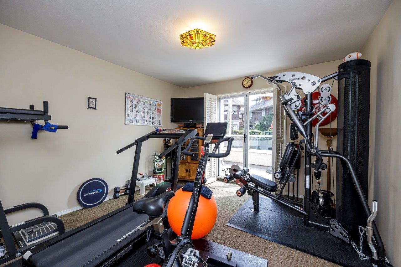 Listing image of 2 261 W 16TH STREET