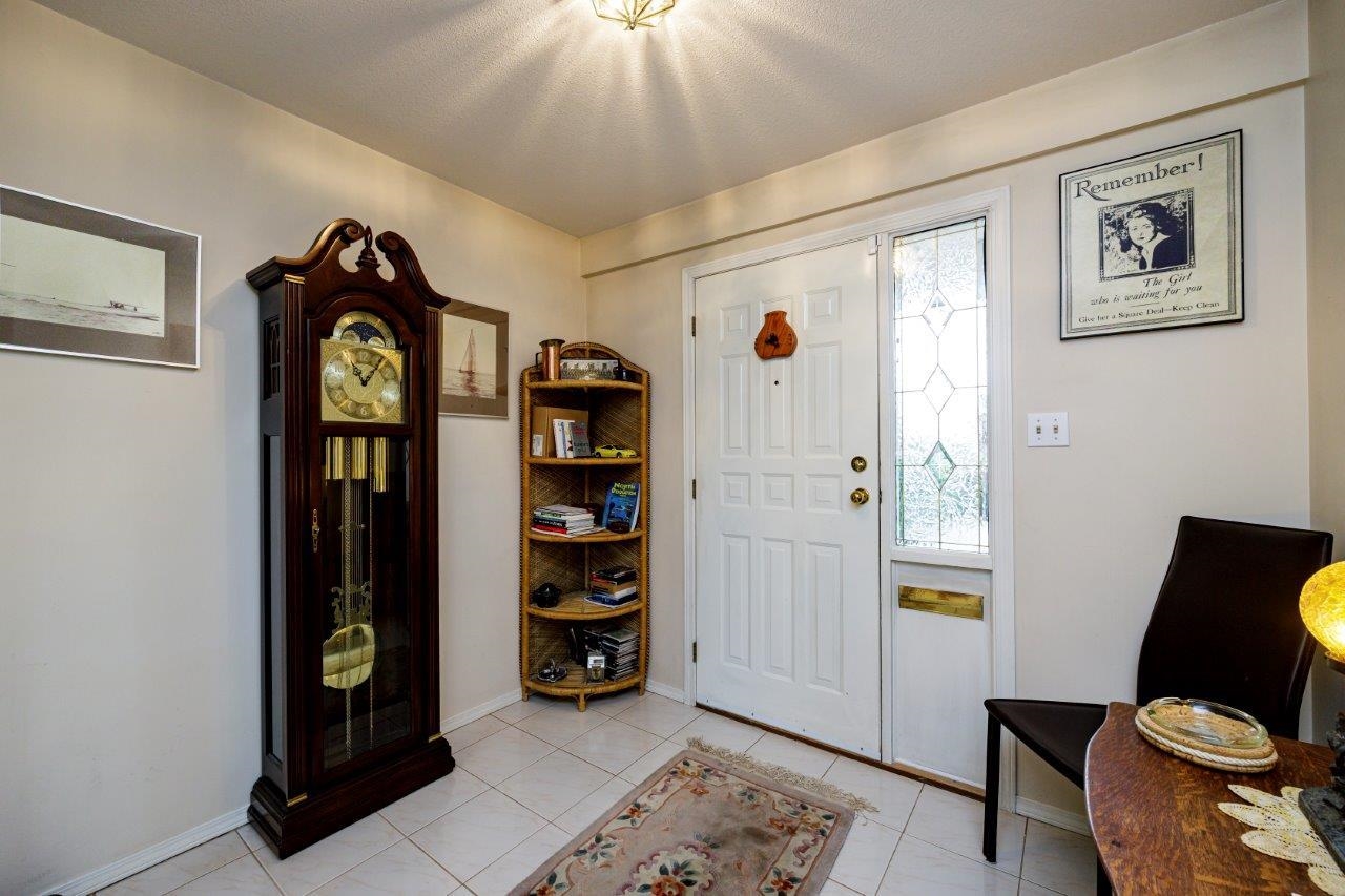 Listing image of 2 261 W 16TH STREET