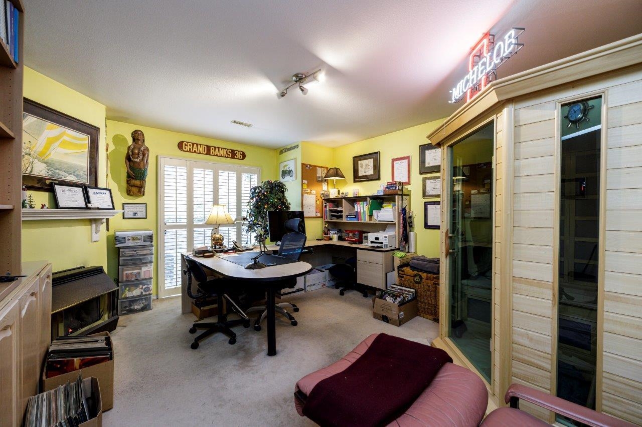 Listing image of 2 261 W 16TH STREET
