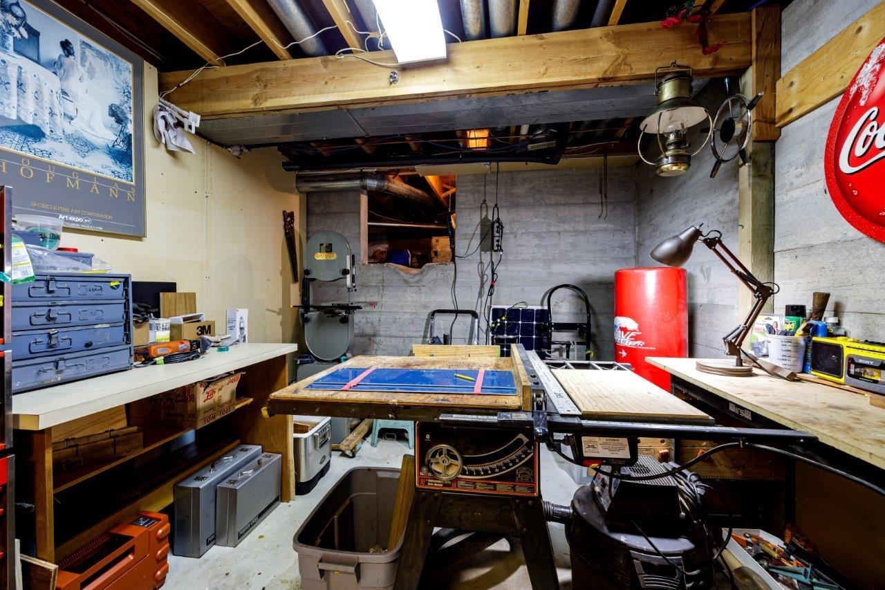 Listing image of 2 261 W 16TH STREET