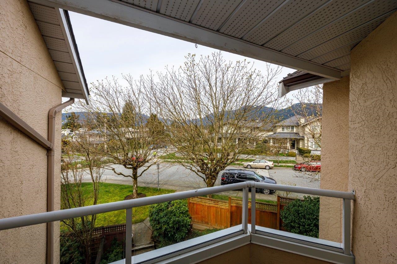 Listing image of 2 261 W 16TH STREET