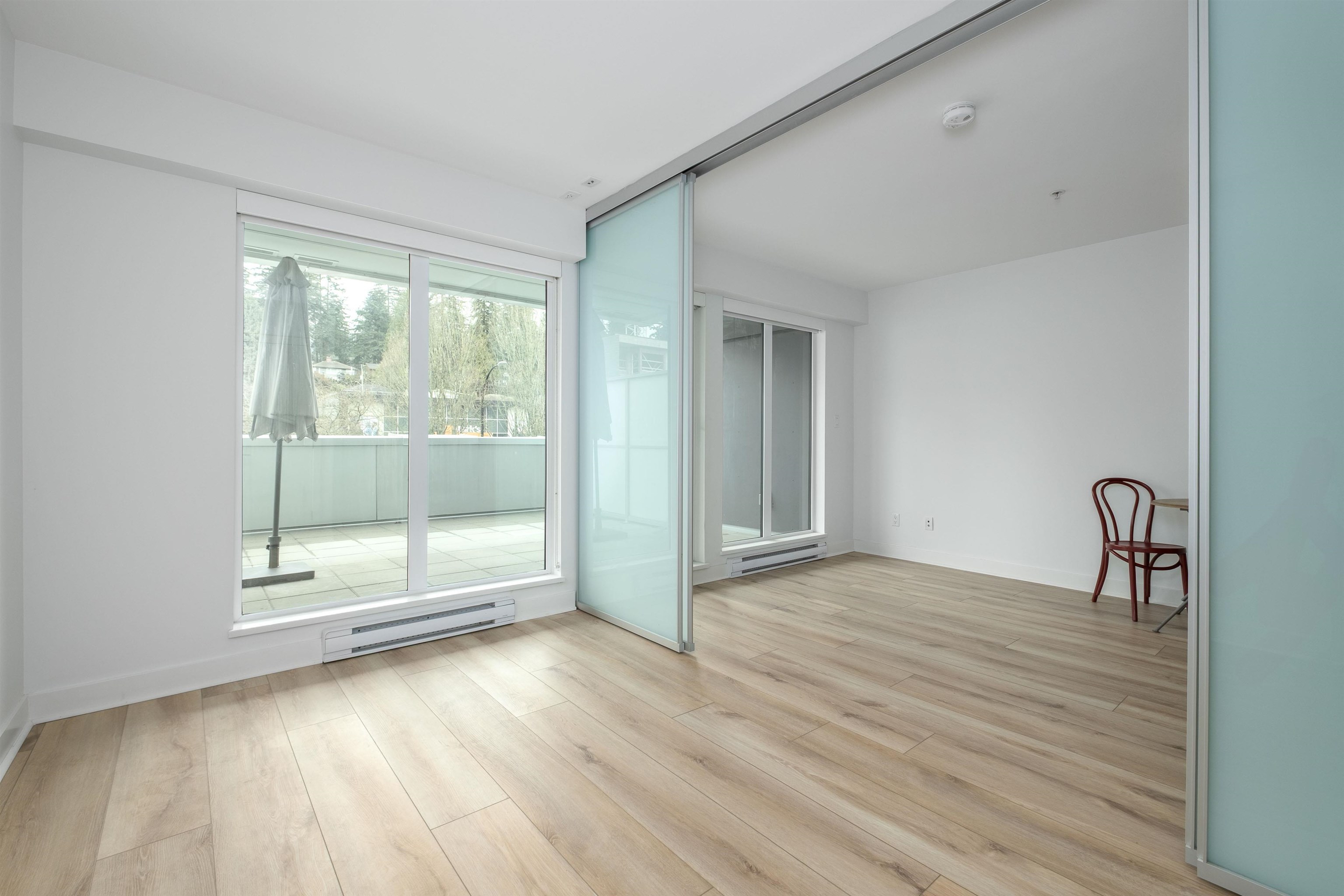 Listing image of 209 1061 MARINE DRIVE