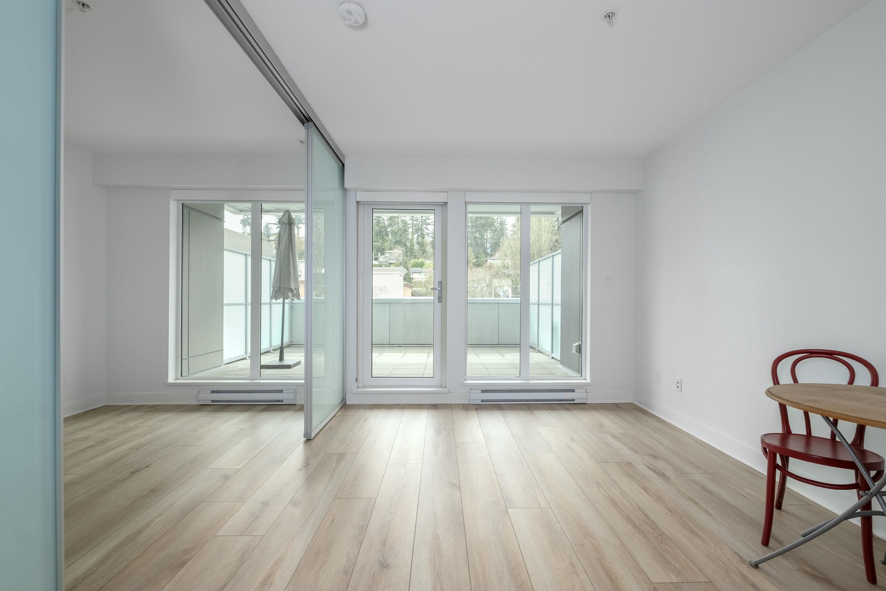 Listing image of 209 1061 MARINE DRIVE