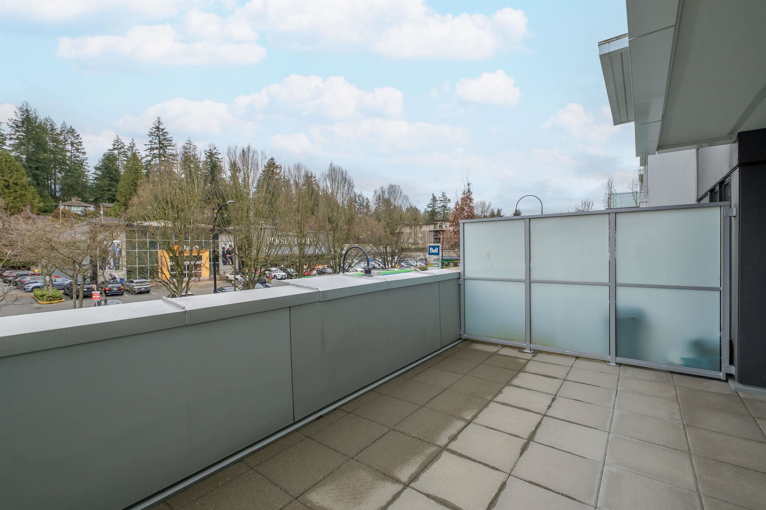 Listing image of 209 1061 MARINE DRIVE