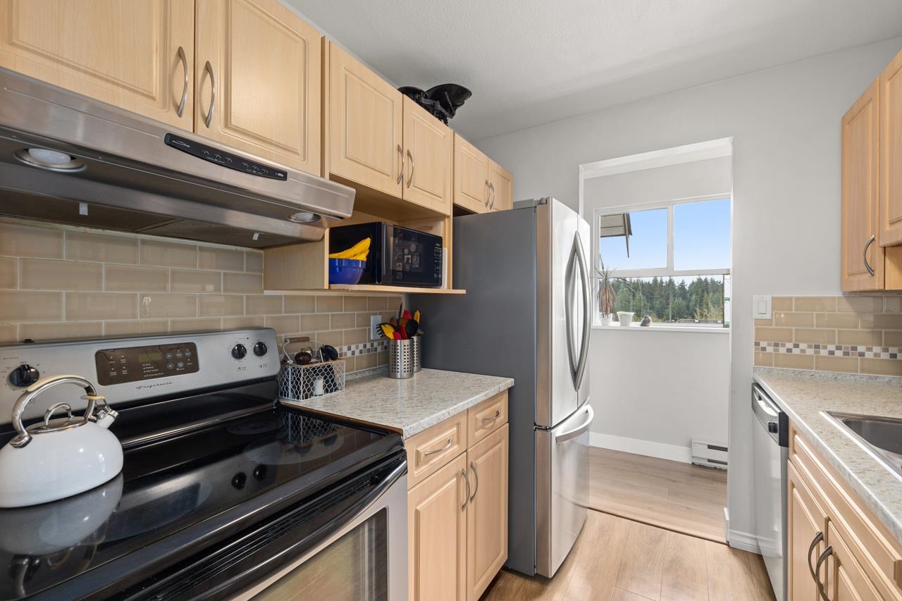 Listing image of 610 1000 BOWRON COURT