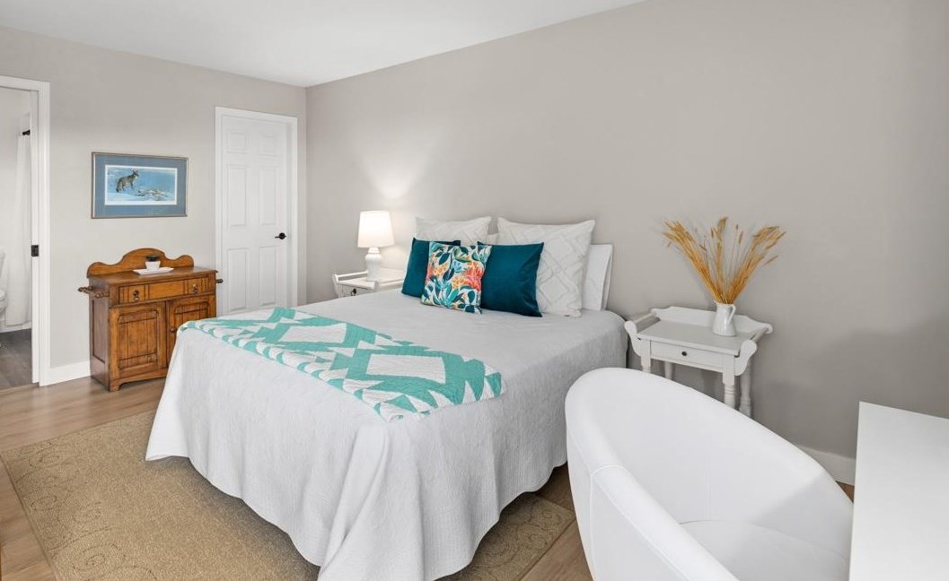 Listing image of 610 1000 BOWRON COURT