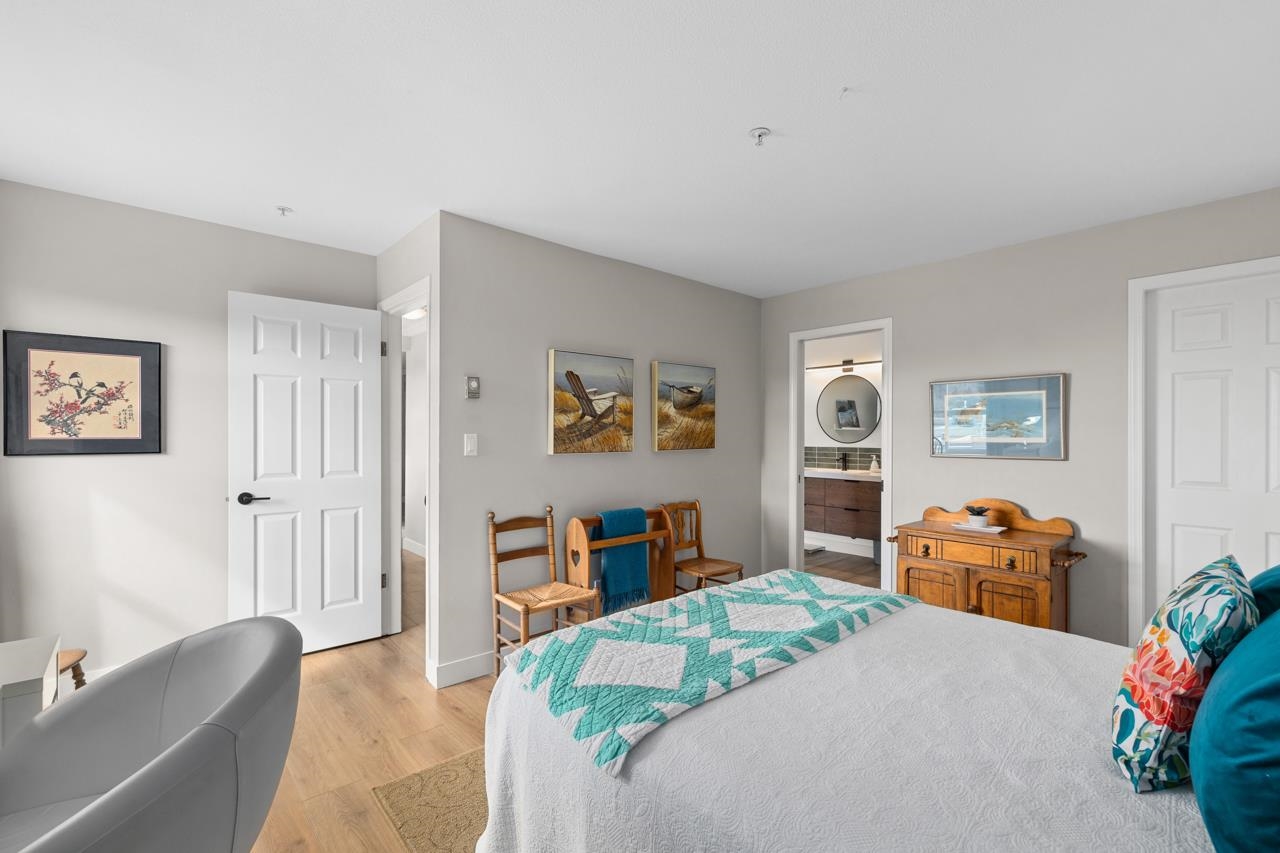 Listing image of 610 1000 BOWRON COURT
