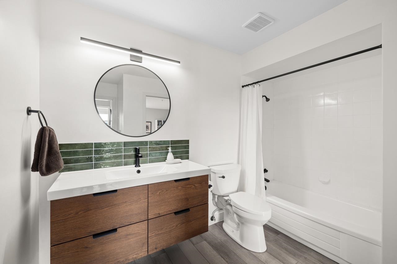 Listing image of 610 1000 BOWRON COURT