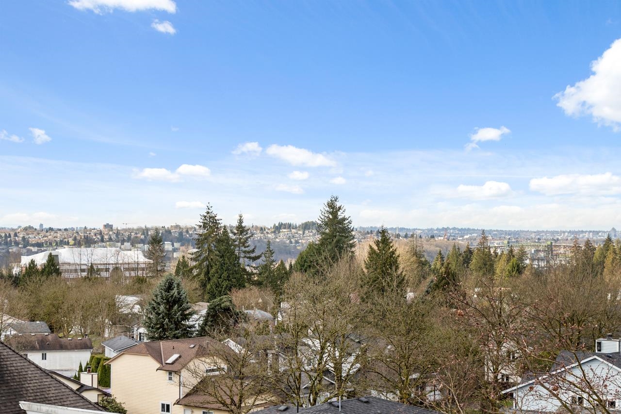 Listing image of 610 1000 BOWRON COURT