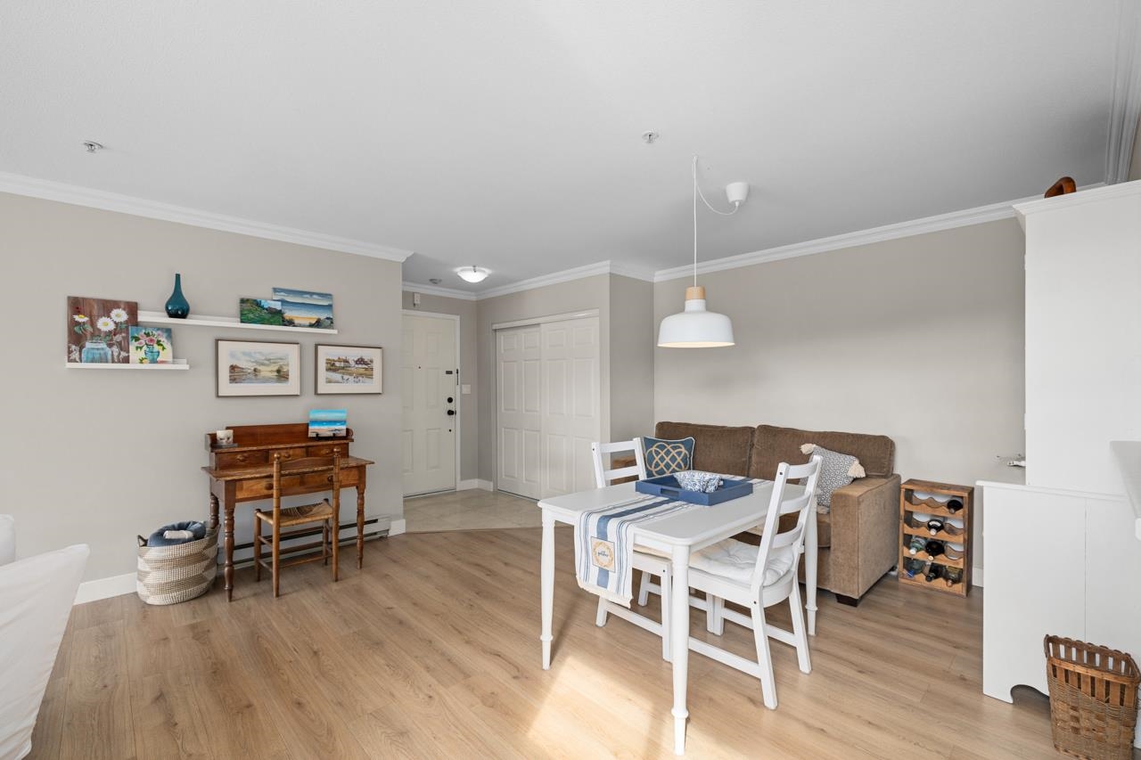 Listing image of 610 1000 BOWRON COURT