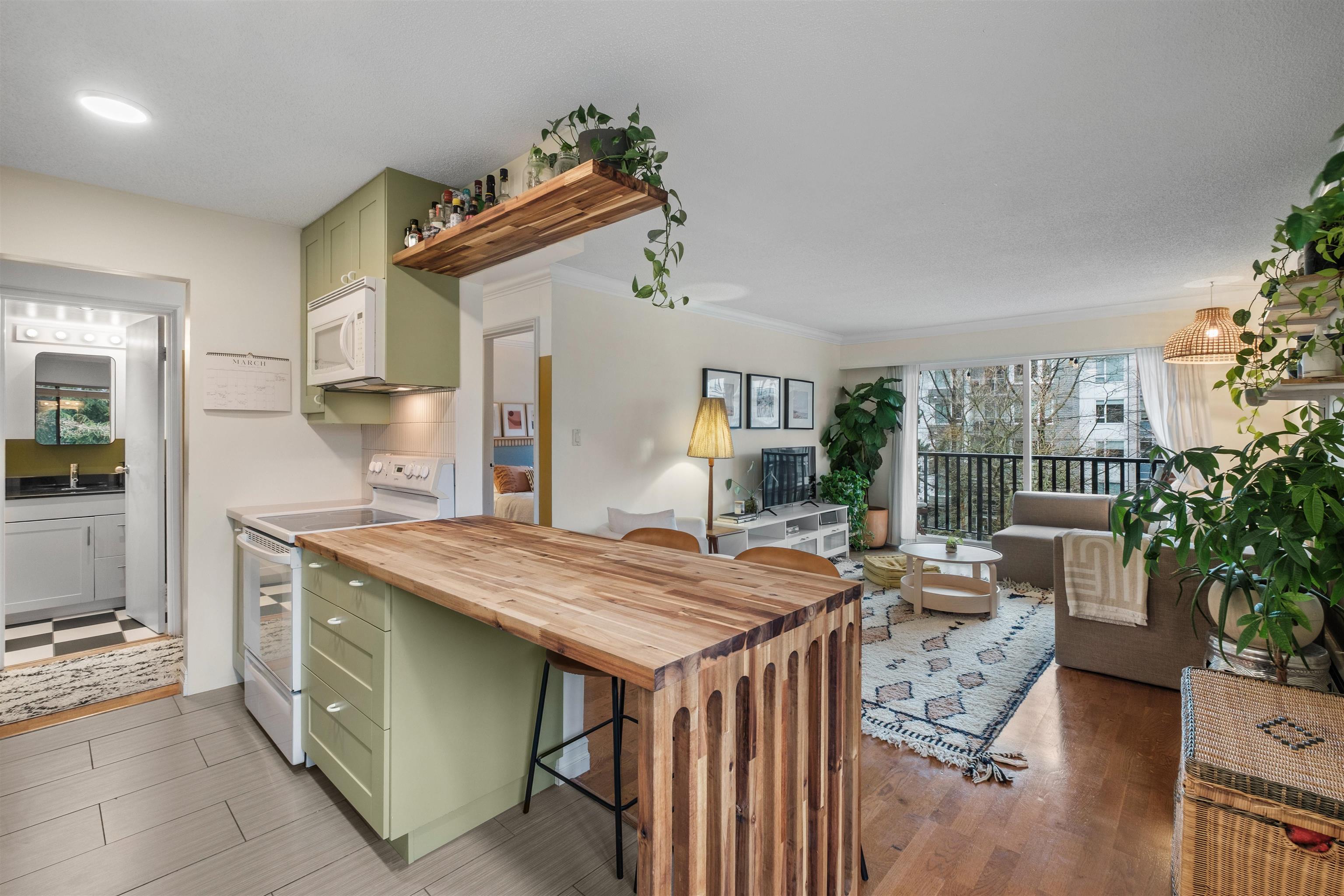 Listing image of 207 270 W 1ST STREET