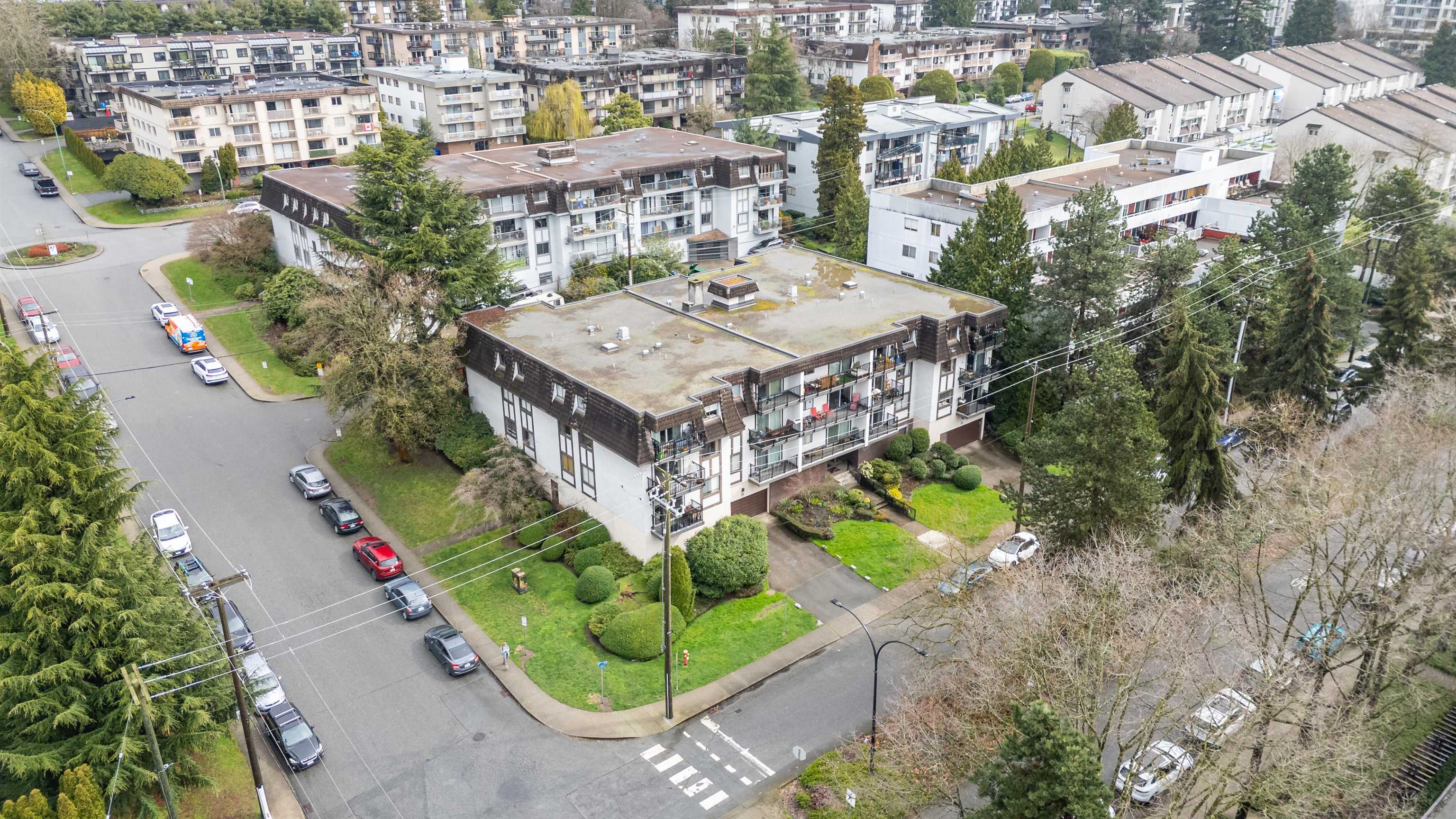 Listing image of 207 270 W 1ST STREET