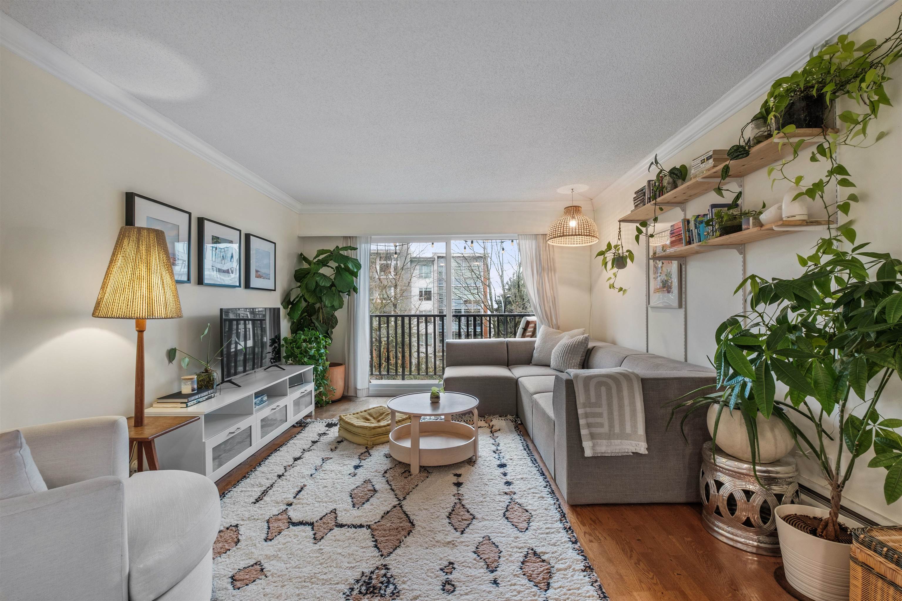 Listing image of 207 270 W 1ST STREET