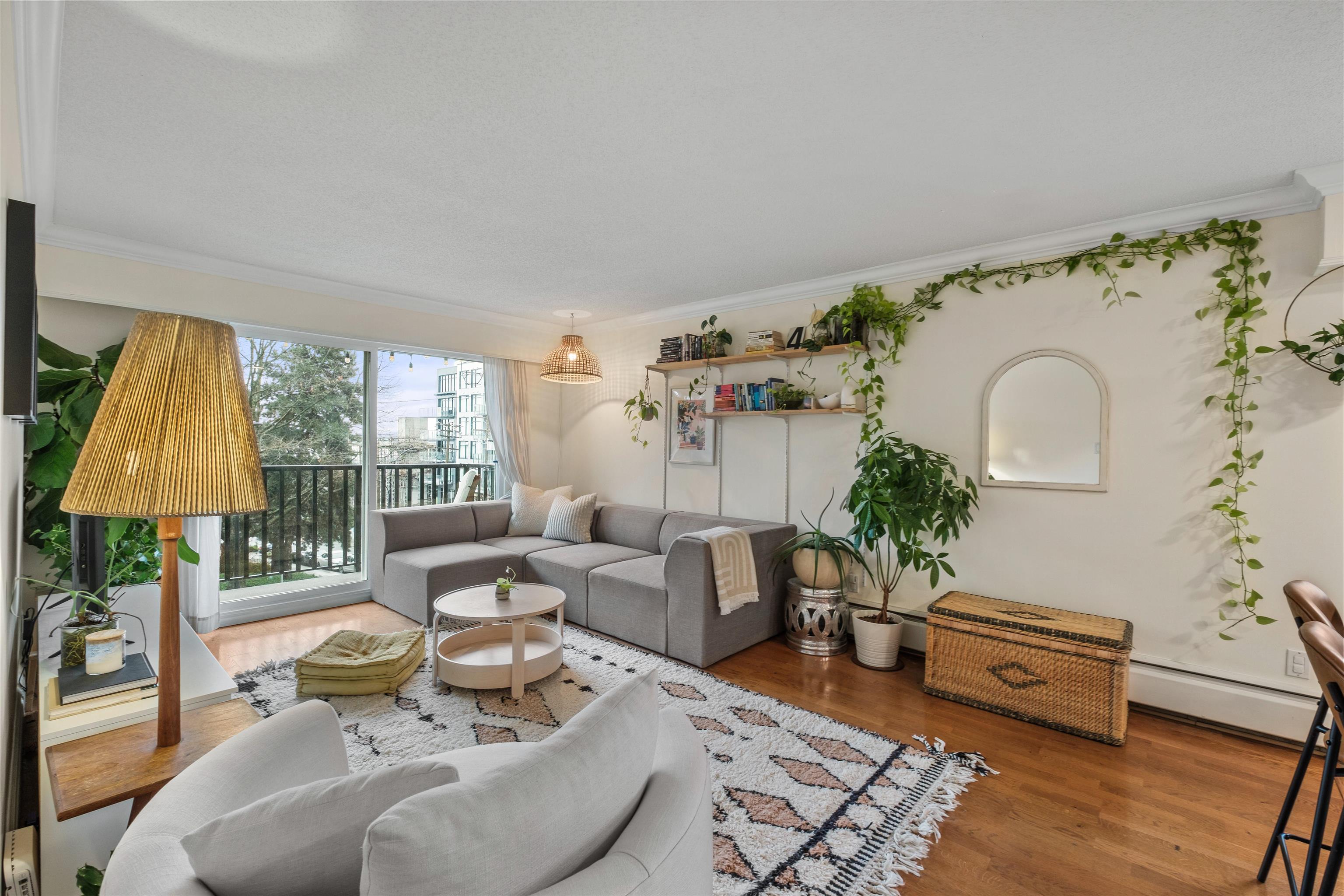 Listing image of 207 270 W 1ST STREET