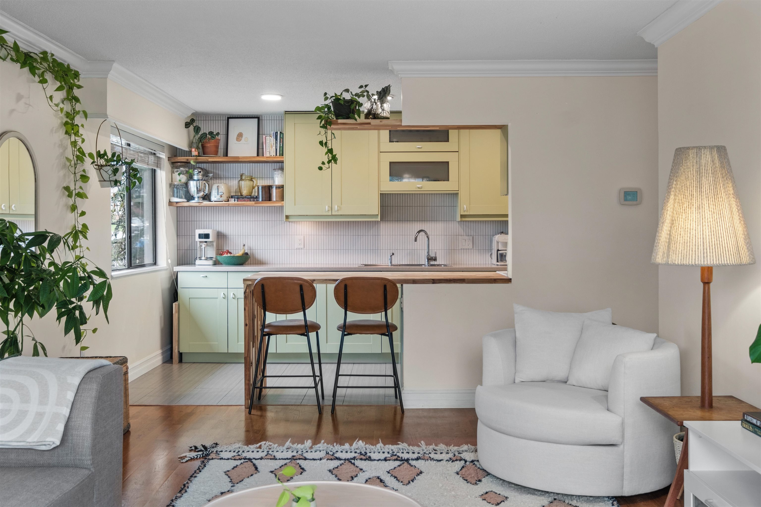Listing image of 207 270 W 1ST STREET